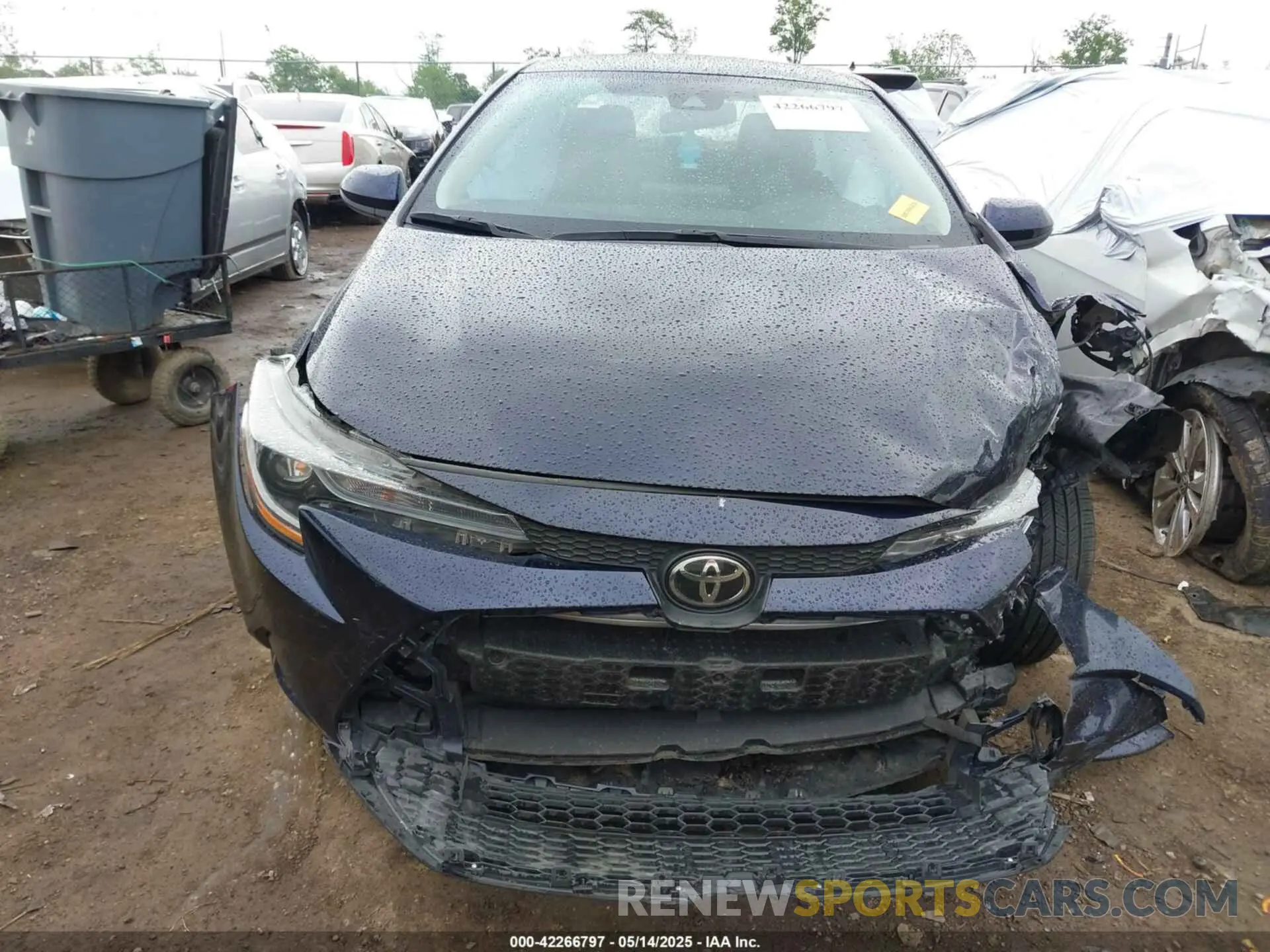 13 Photograph of a damaged car 5YFEPMAE8NP332672 TOYOTA COROLLA 2022