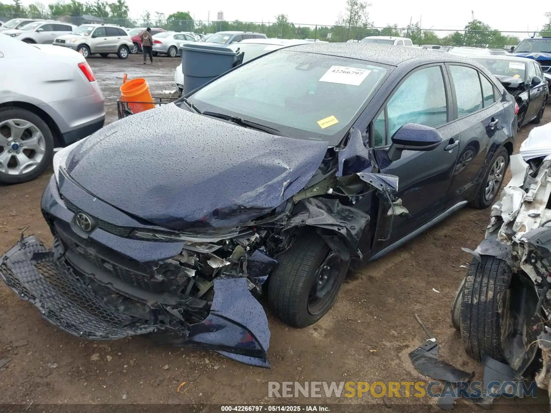 2 Photograph of a damaged car 5YFEPMAE8NP332672 TOYOTA COROLLA 2022