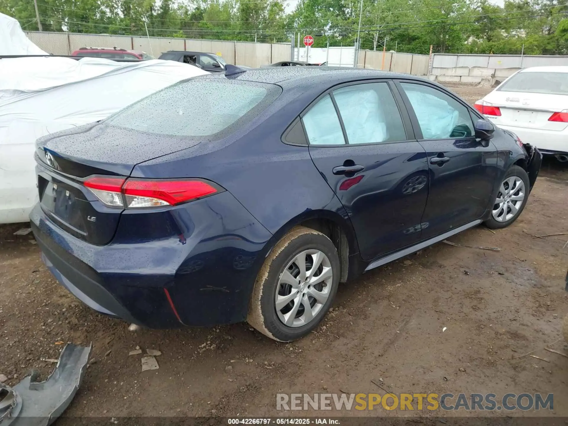 4 Photograph of a damaged car 5YFEPMAE8NP332672 TOYOTA COROLLA 2022