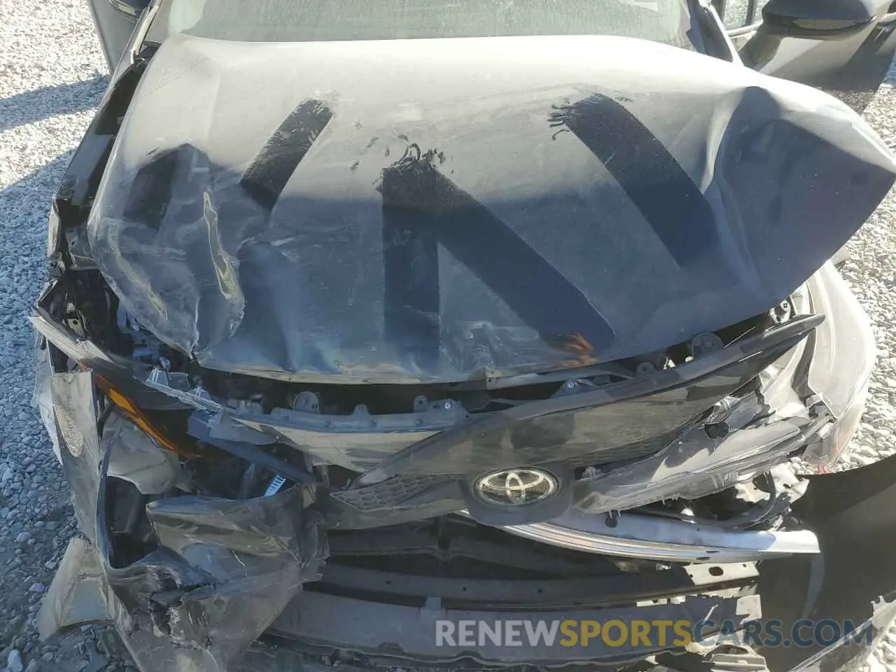 11 Photograph of a damaged car 5YFEPMAE8NP335149 TOYOTA COROLLA 2022