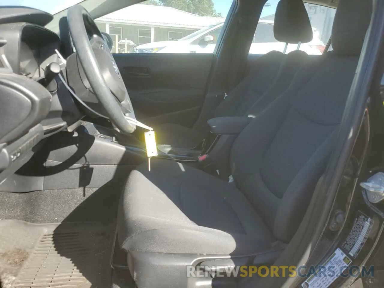 7 Photograph of a damaged car 5YFEPMAE8NP335149 TOYOTA COROLLA 2022