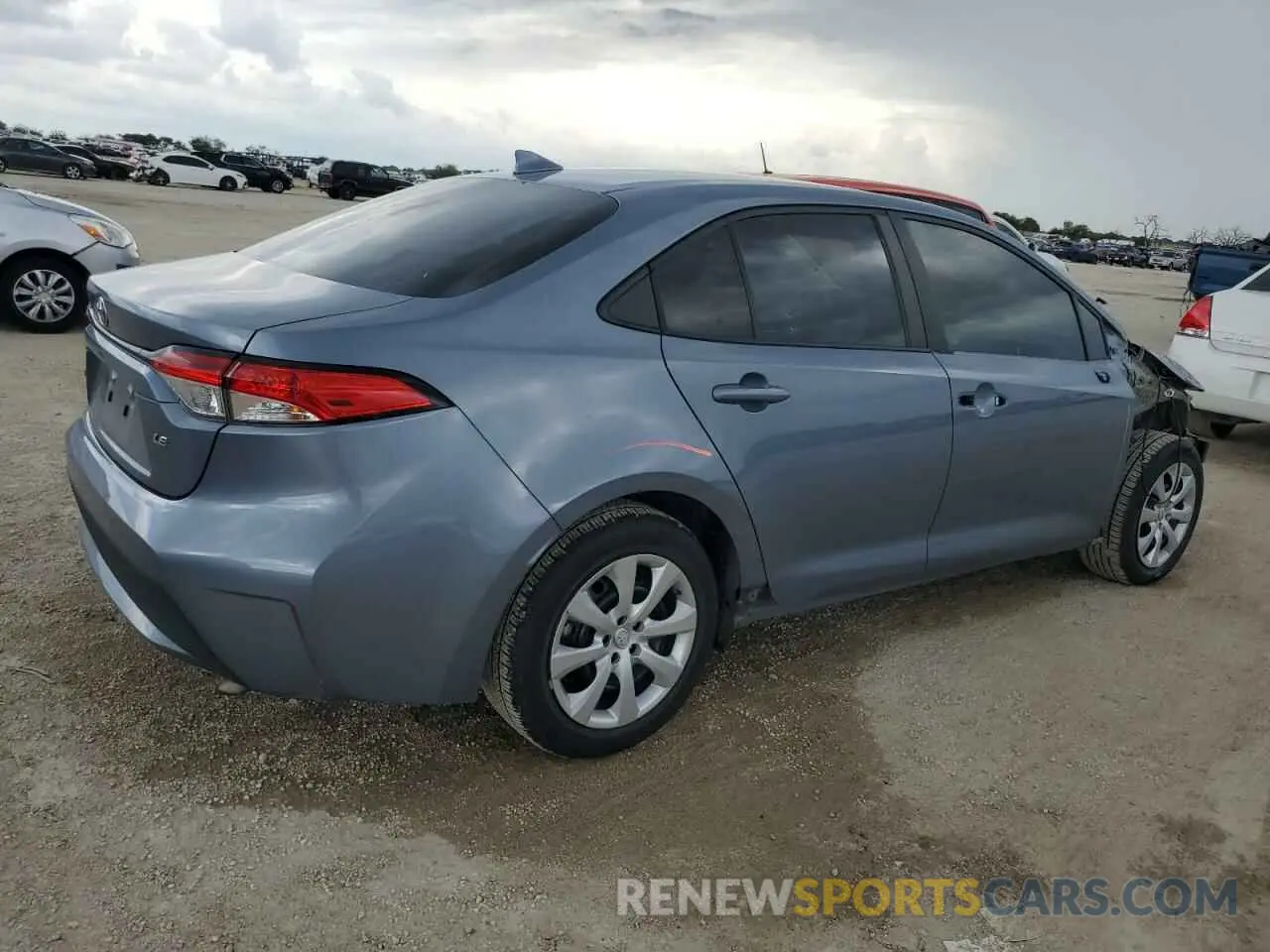 3 Photograph of a damaged car 5YFEPMAE8NP335877 TOYOTA COROLLA 2022