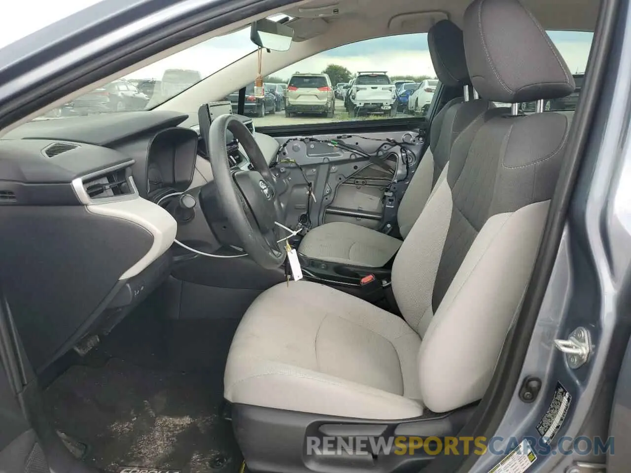 7 Photograph of a damaged car 5YFEPMAE8NP335877 TOYOTA COROLLA 2022