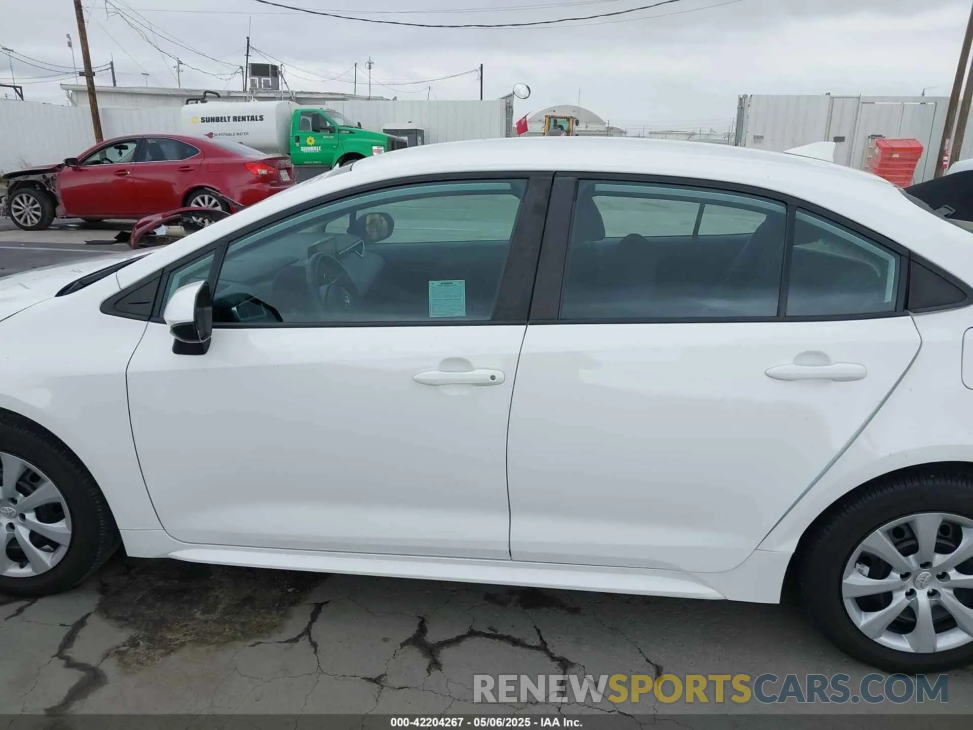 14 Photograph of a damaged car 5YFEPMAE8NP337435 TOYOTA COROLLA 2022