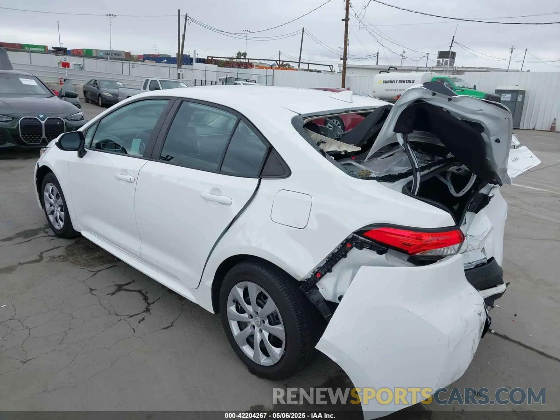 3 Photograph of a damaged car 5YFEPMAE8NP337435 TOYOTA COROLLA 2022