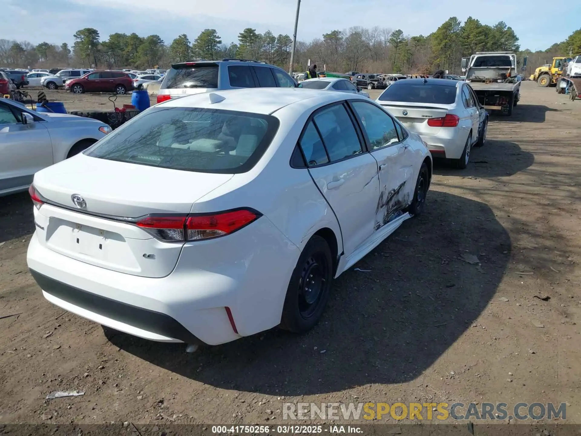 4 Photograph of a damaged car 5YFEPMAE8NP338150 TOYOTA COROLLA 2022