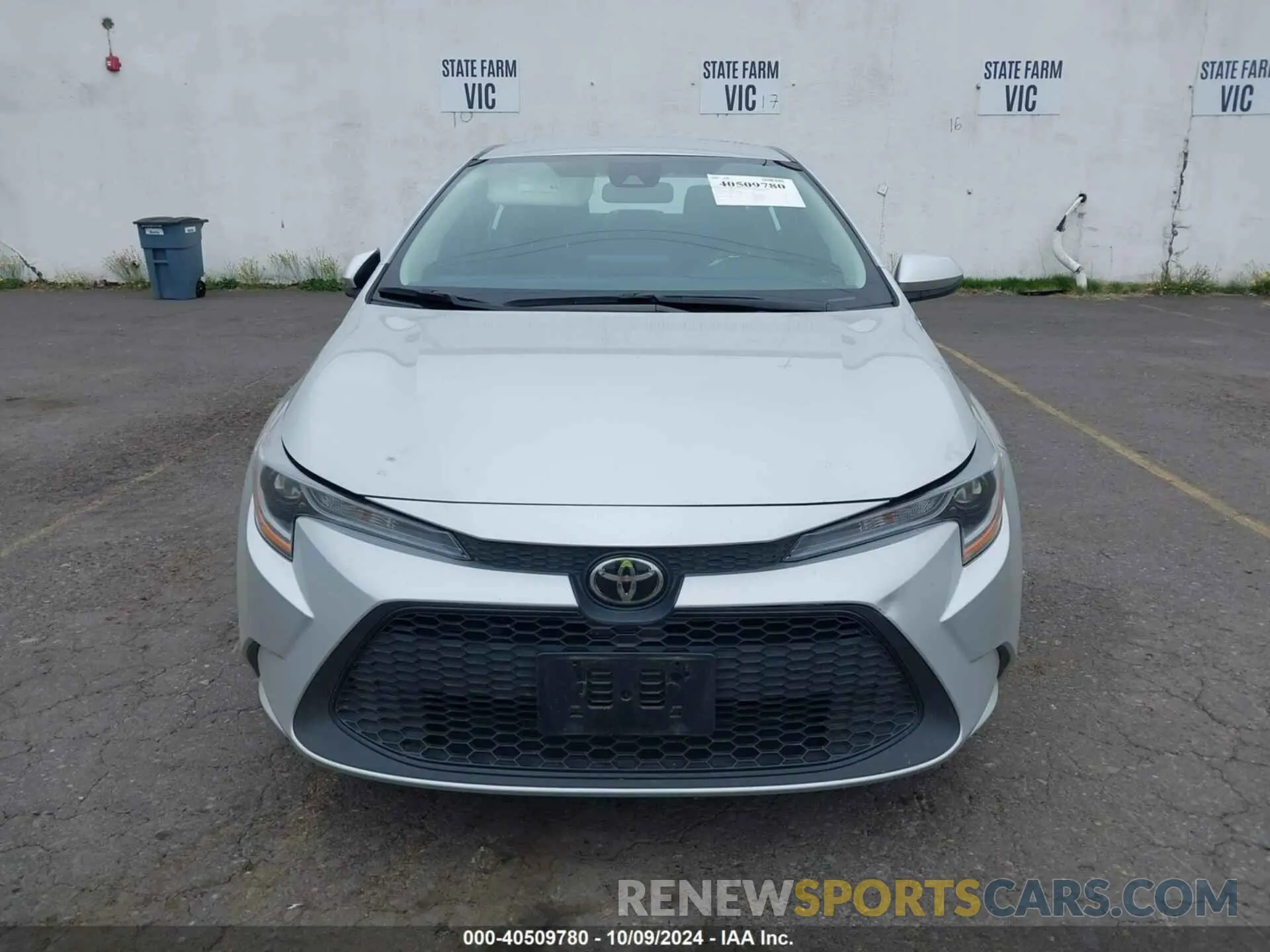 12 Photograph of a damaged car 5YFEPMAE8NP339699 TOYOTA COROLLA 2022