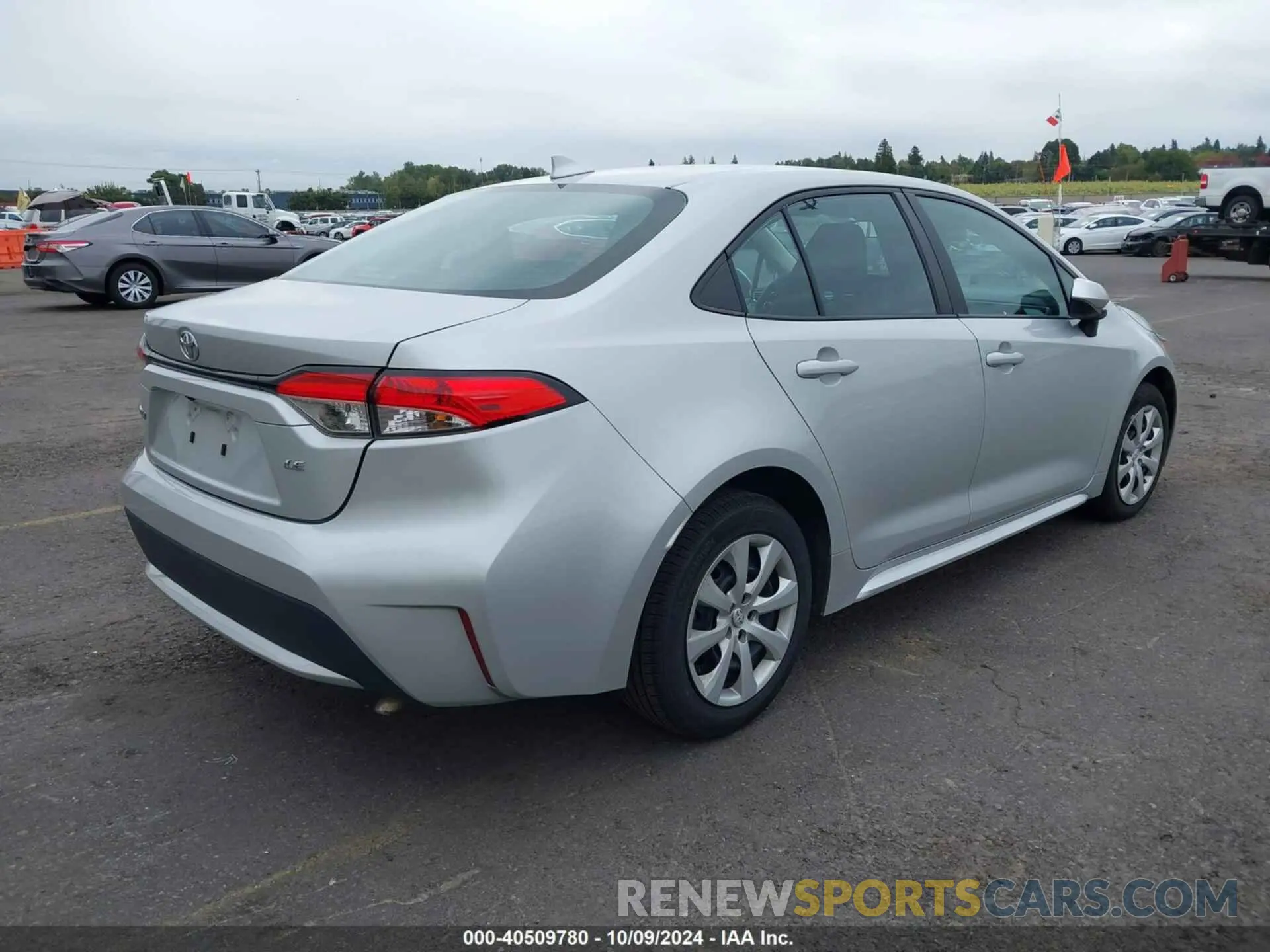 4 Photograph of a damaged car 5YFEPMAE8NP339699 TOYOTA COROLLA 2022