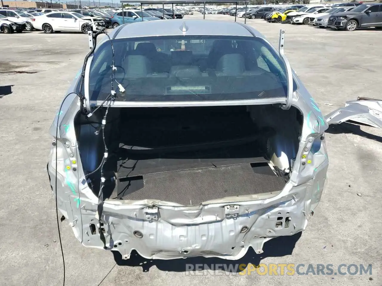 6 Photograph of a damaged car 5YFEPMAE8NP341808 TOYOTA COROLLA 2022