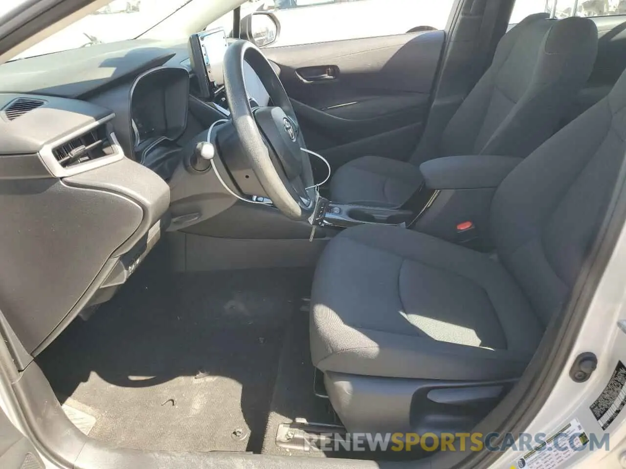 7 Photograph of a damaged car 5YFEPMAE8NP341808 TOYOTA COROLLA 2022