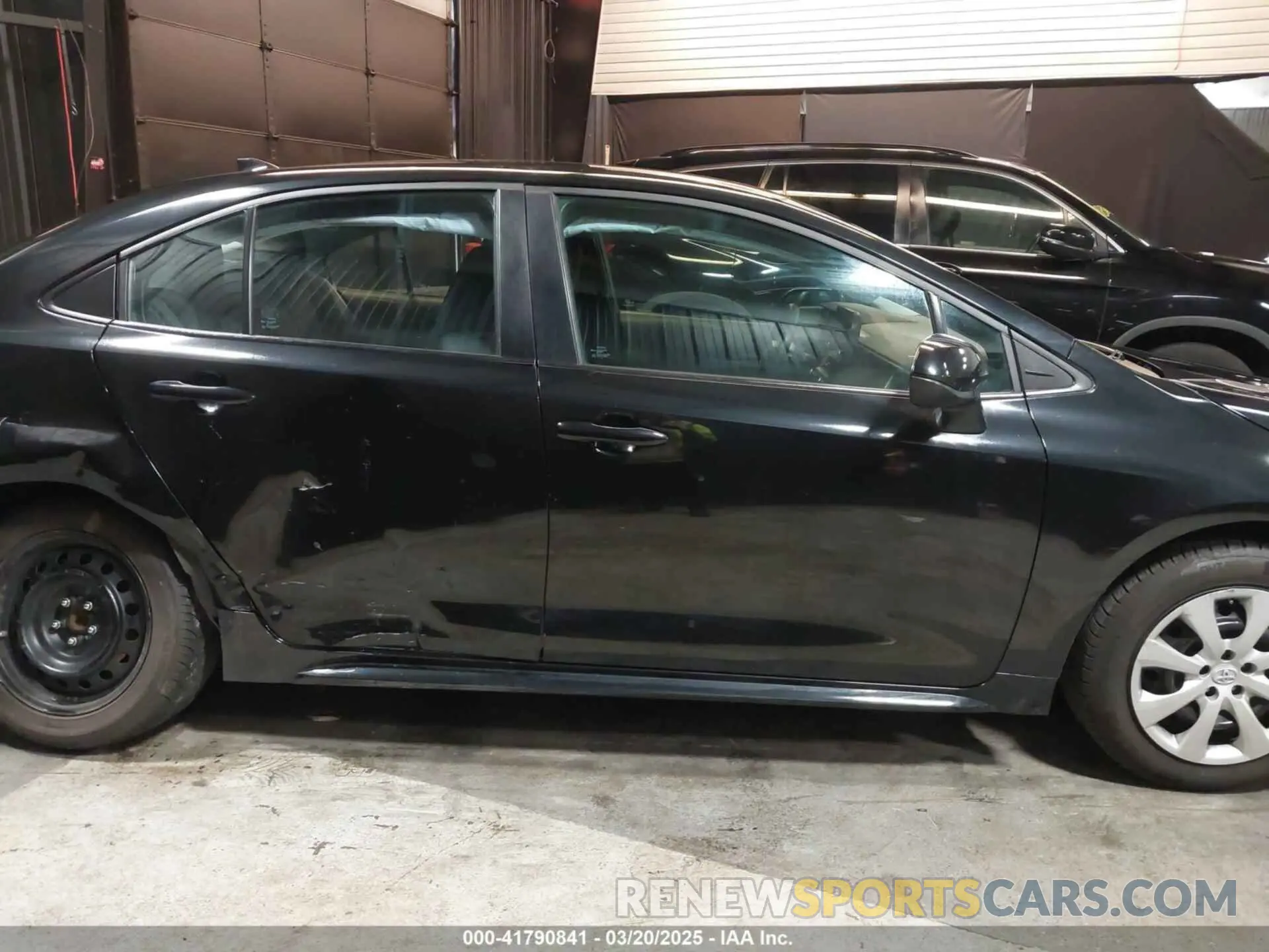 13 Photograph of a damaged car 5YFEPMAE8NP341856 TOYOTA COROLLA 2022