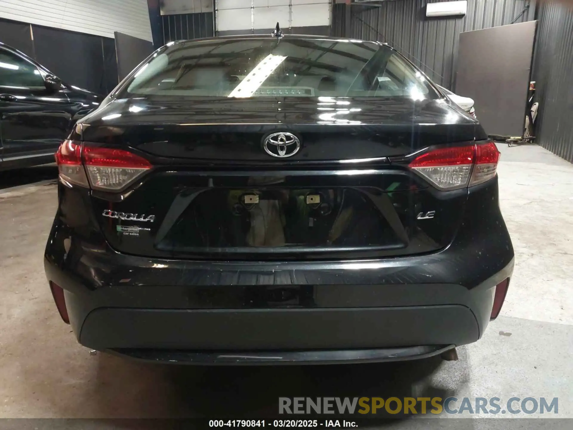 16 Photograph of a damaged car 5YFEPMAE8NP341856 TOYOTA COROLLA 2022