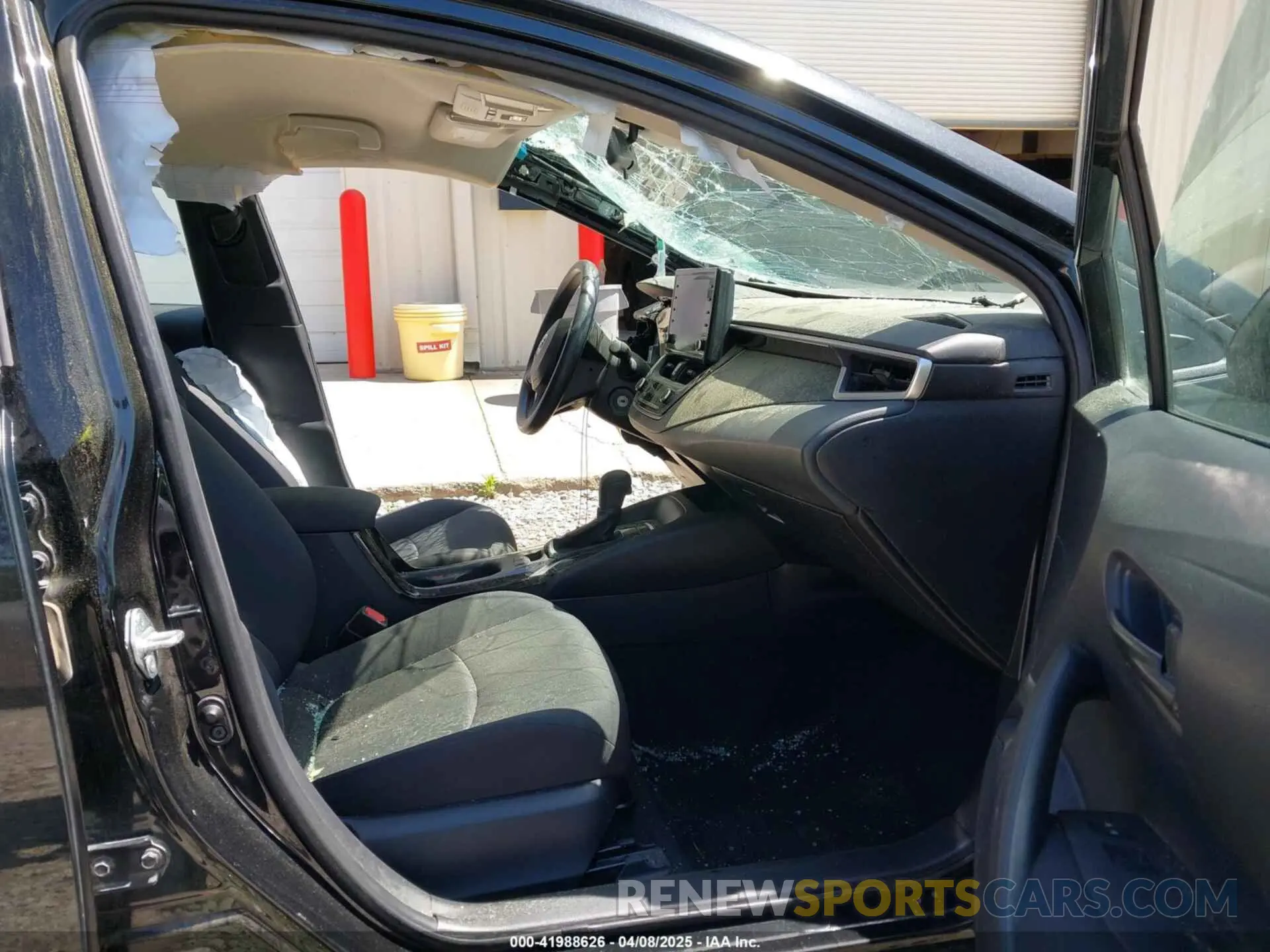 5 Photograph of a damaged car 5YFEPMAE8NP342053 TOYOTA COROLLA 2022
