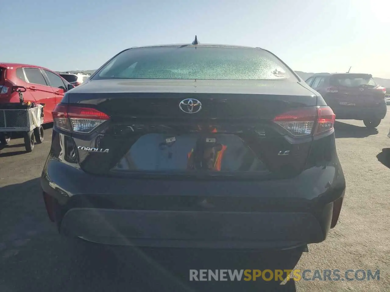 6 Photograph of a damaged car 5YFEPMAE8NP348418 TOYOTA COROLLA 2022