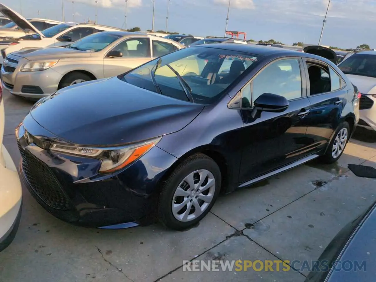 1 Photograph of a damaged car 5YFEPMAE8NP353411 TOYOTA COROLLA 2022