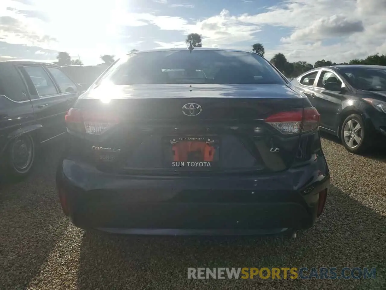 6 Photograph of a damaged car 5YFEPMAE8NP353411 TOYOTA COROLLA 2022