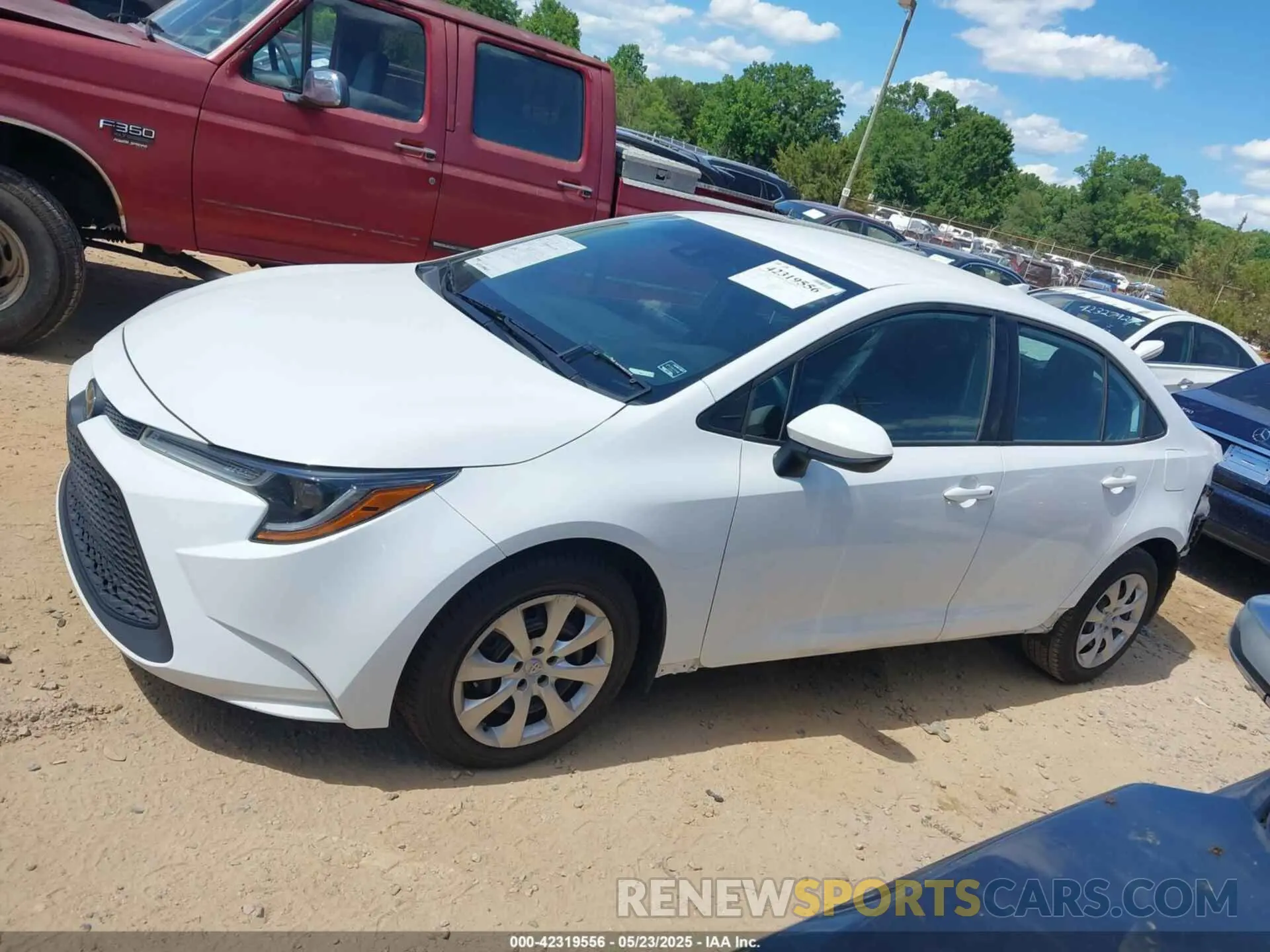 15 Photograph of a damaged car 5YFEPMAE8NP355840 TOYOTA COROLLA 2022