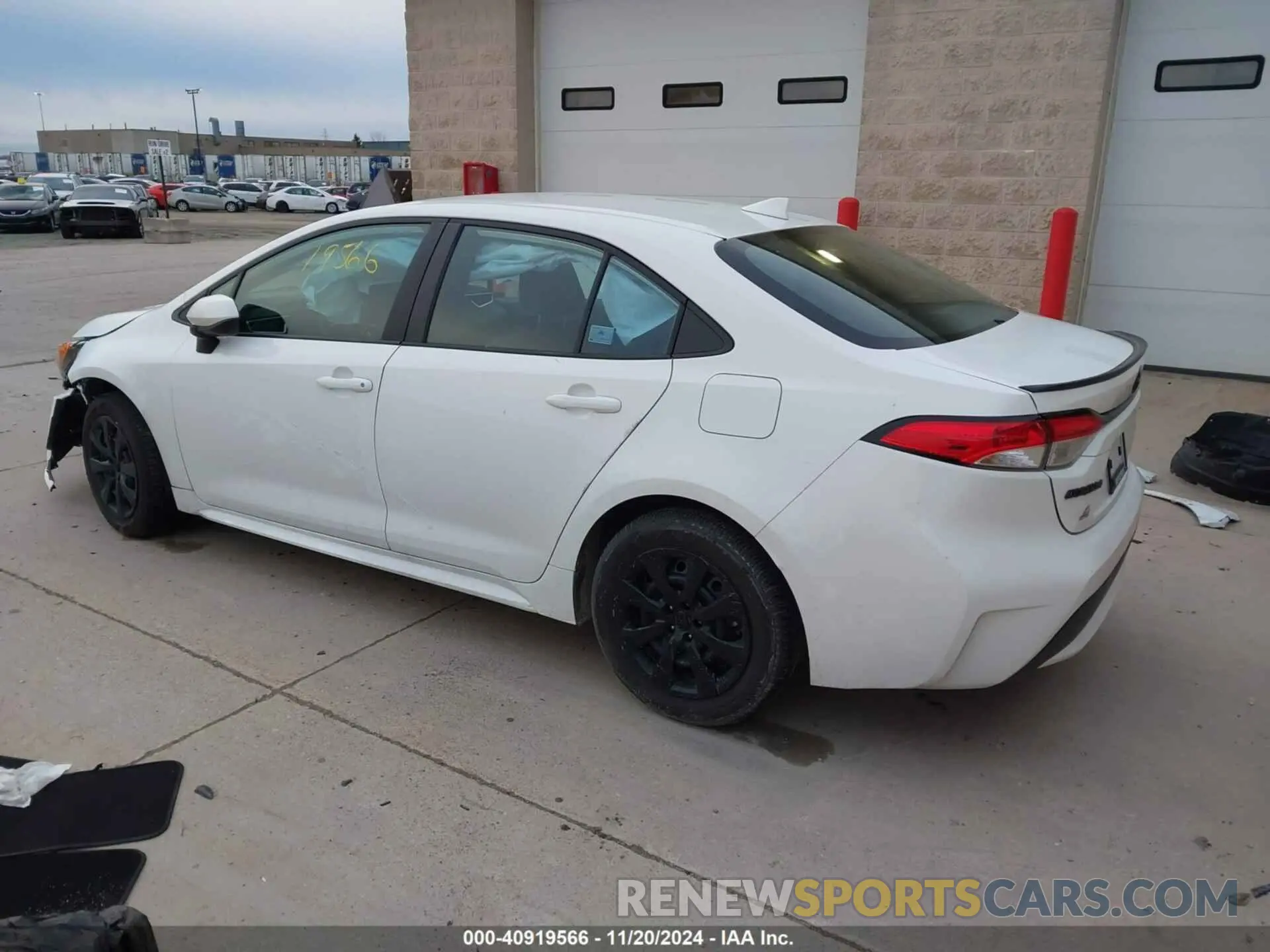 3 Photograph of a damaged car 5YFEPMAE8NP356194 TOYOTA COROLLA 2022