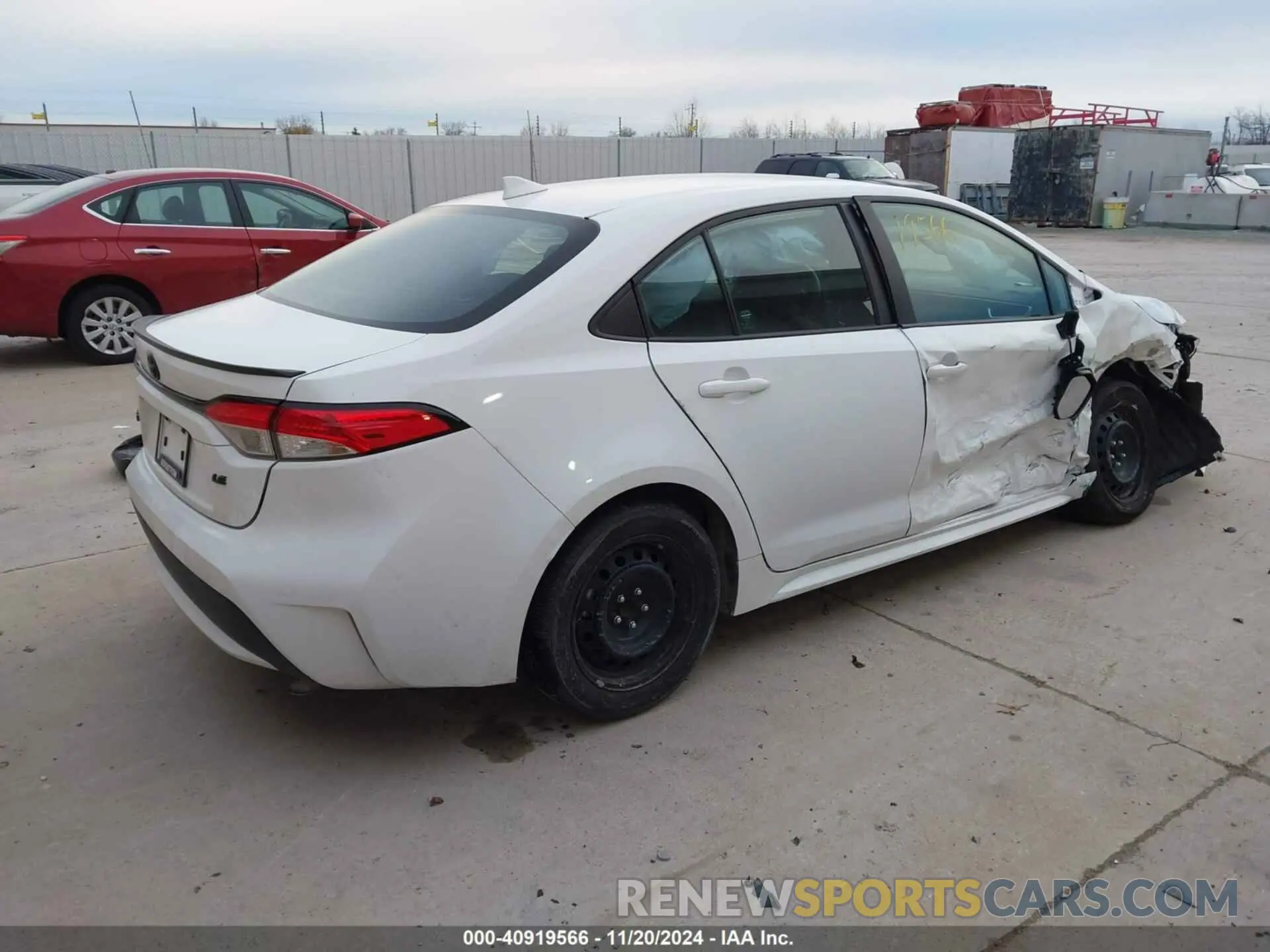 4 Photograph of a damaged car 5YFEPMAE8NP356194 TOYOTA COROLLA 2022