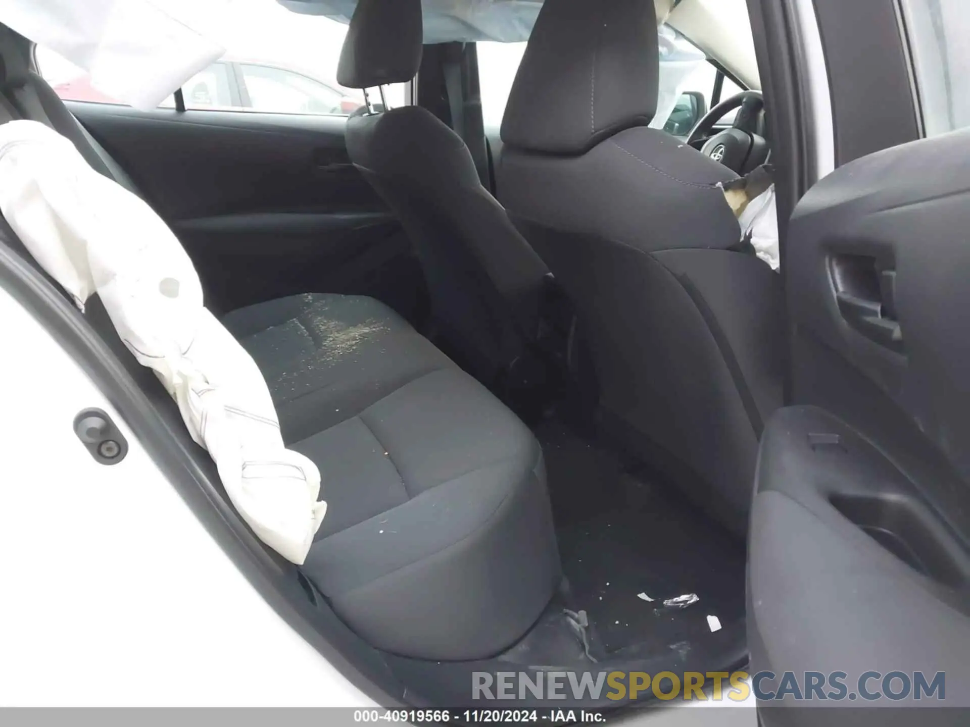 8 Photograph of a damaged car 5YFEPMAE8NP356194 TOYOTA COROLLA 2022
