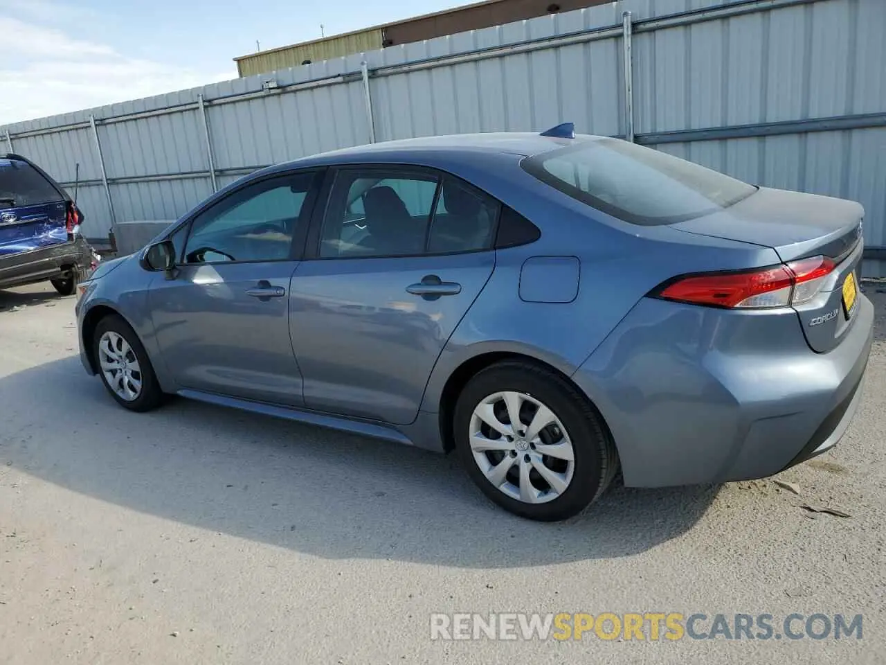 2 Photograph of a damaged car 5YFEPMAE8NP361847 TOYOTA COROLLA 2022