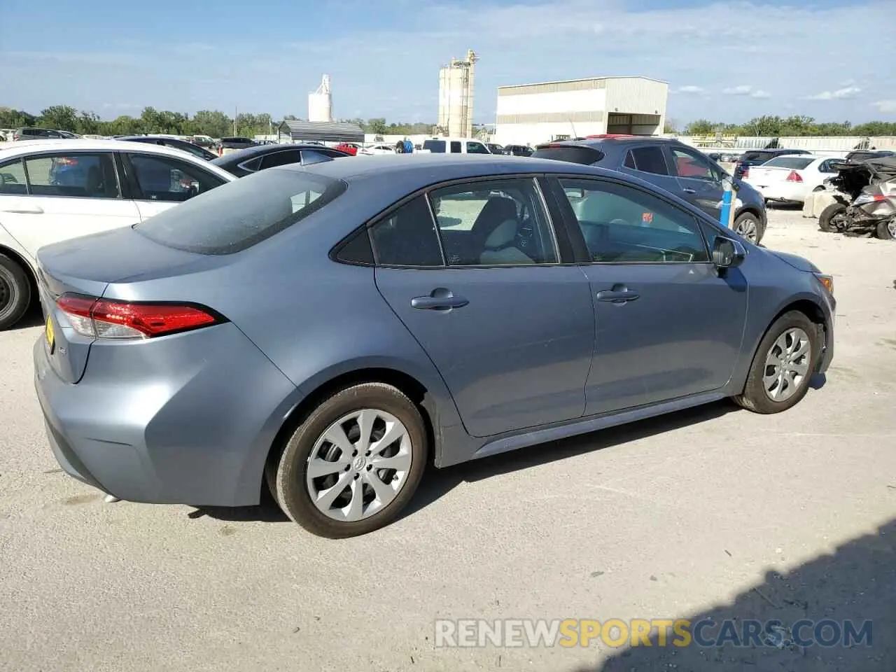 3 Photograph of a damaged car 5YFEPMAE8NP361847 TOYOTA COROLLA 2022