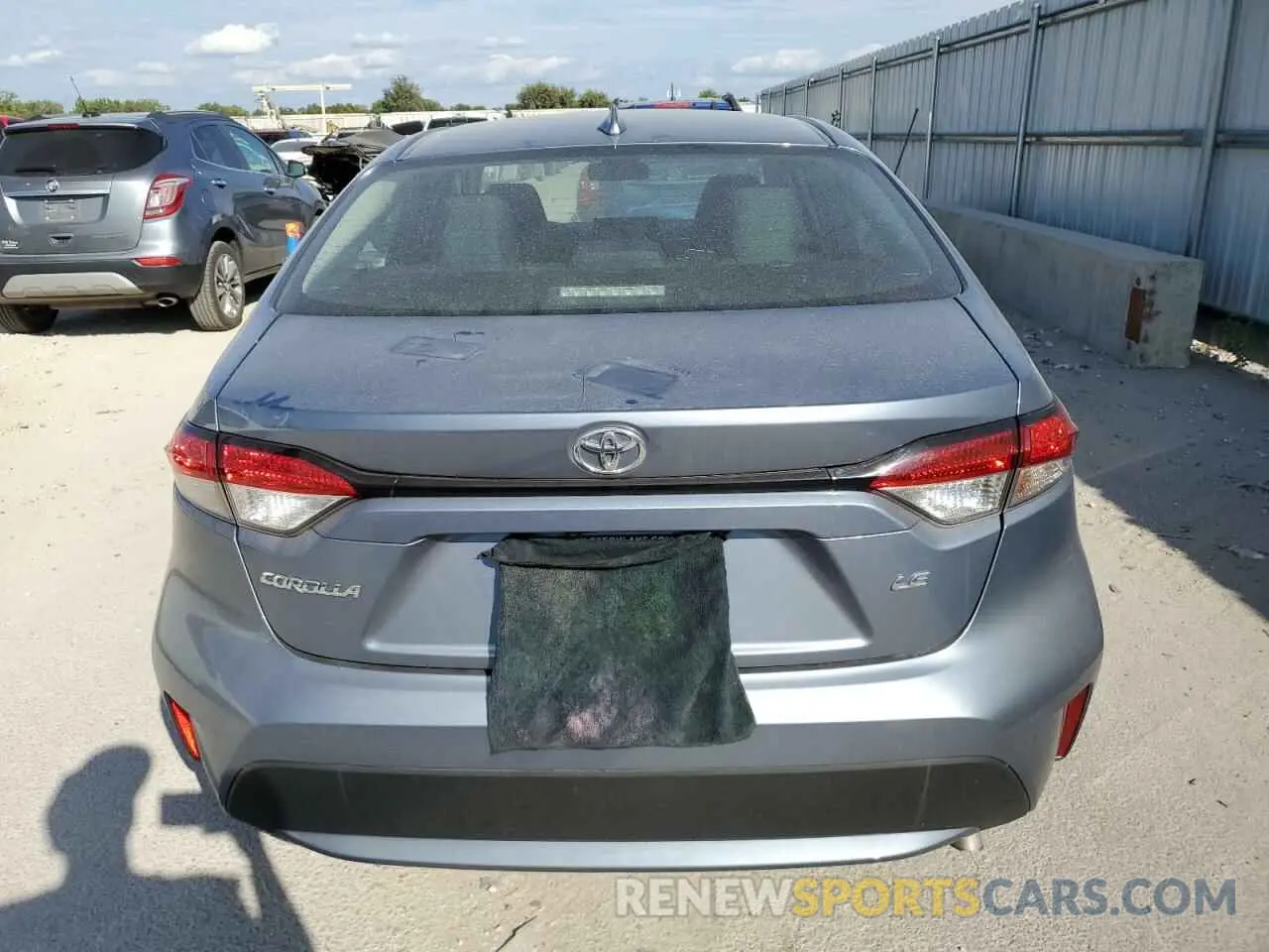 6 Photograph of a damaged car 5YFEPMAE8NP361847 TOYOTA COROLLA 2022