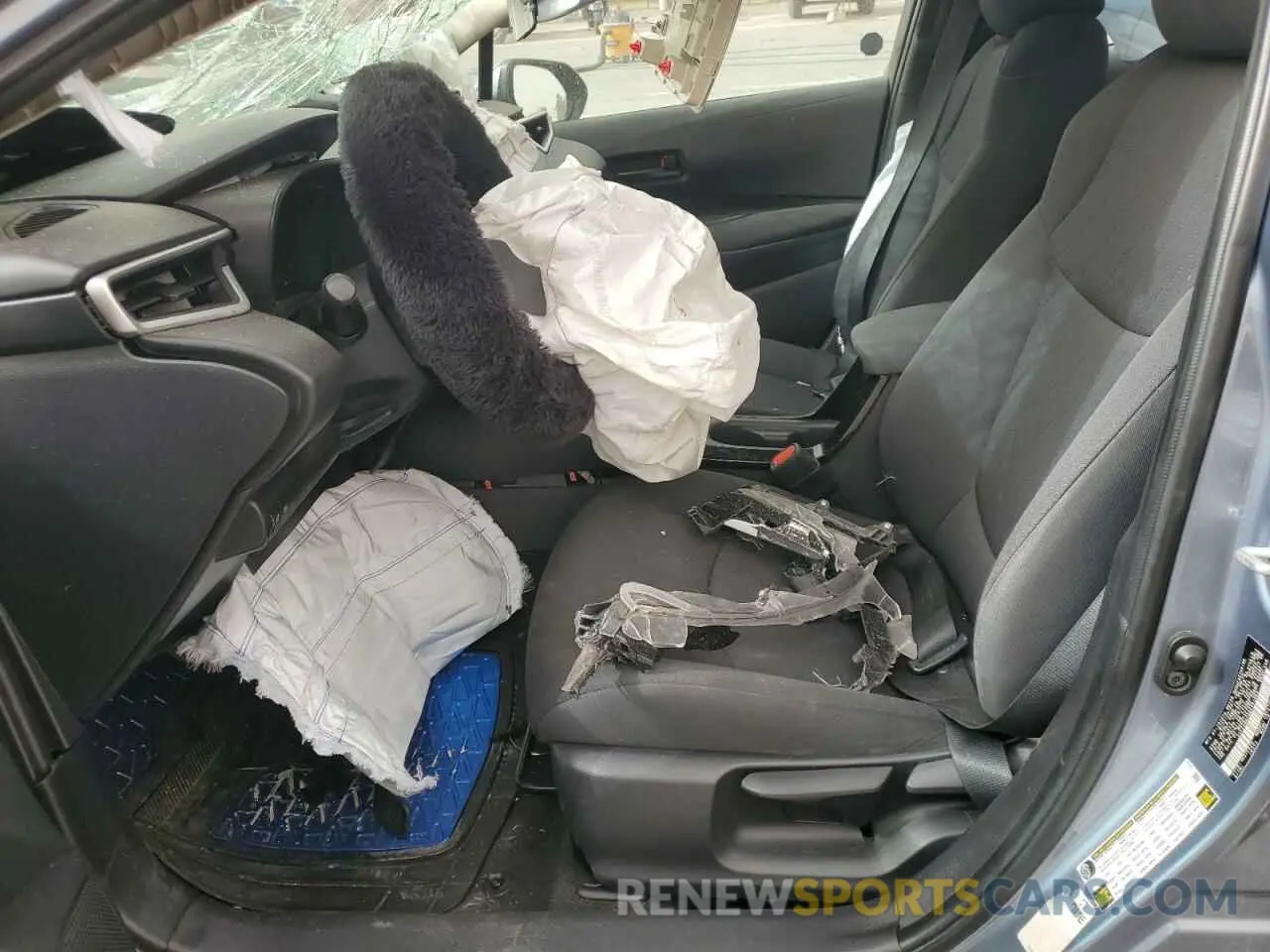 7 Photograph of a damaged car 5YFEPMAE8NP361993 TOYOTA COROLLA 2022