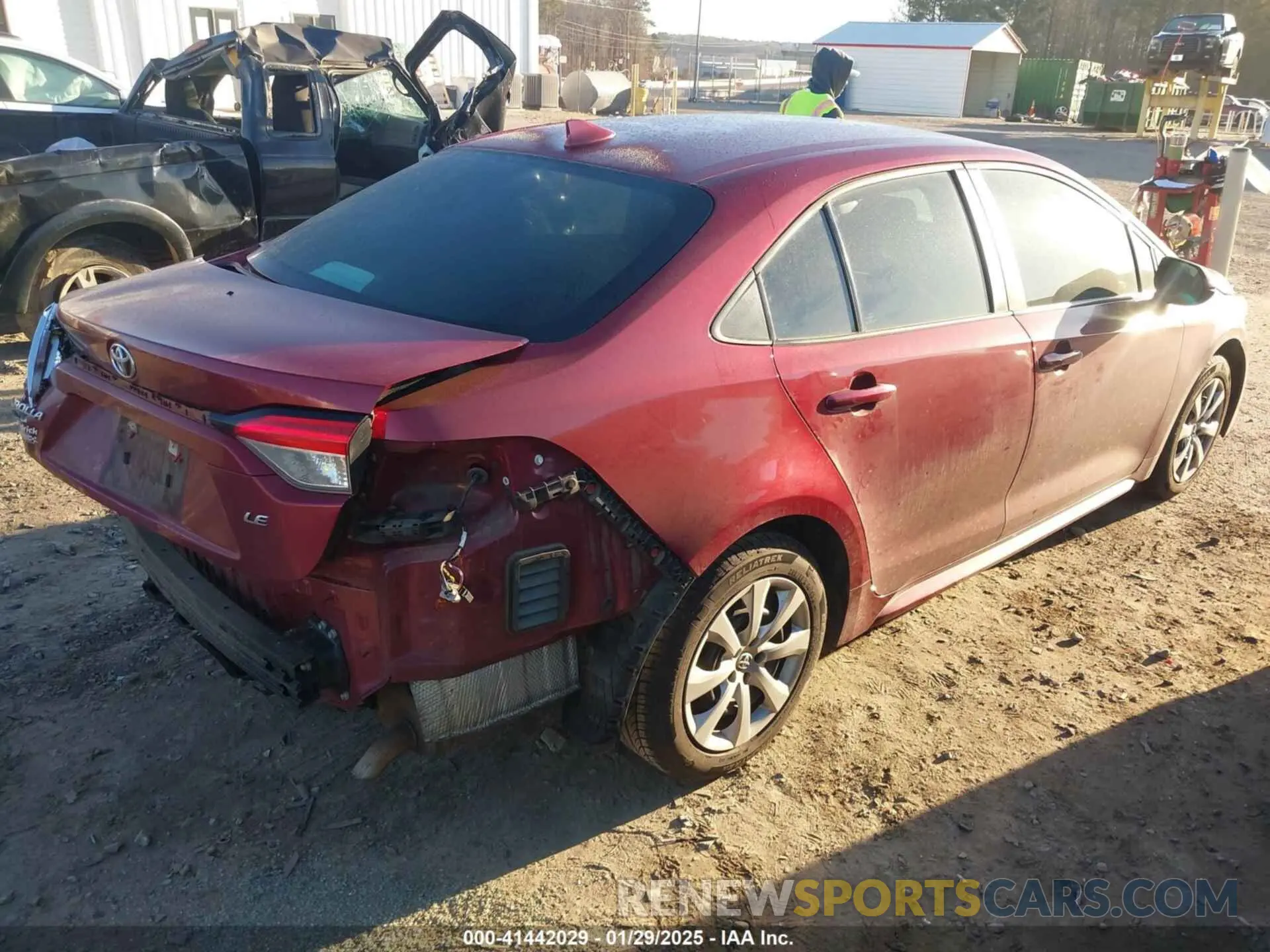 4 Photograph of a damaged car 5YFEPMAE8NP363386 TOYOTA COROLLA 2022