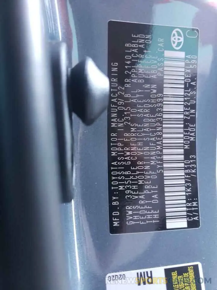 13 Photograph of a damaged car 5YFEPMAE8NP363999 TOYOTA COROLLA 2022