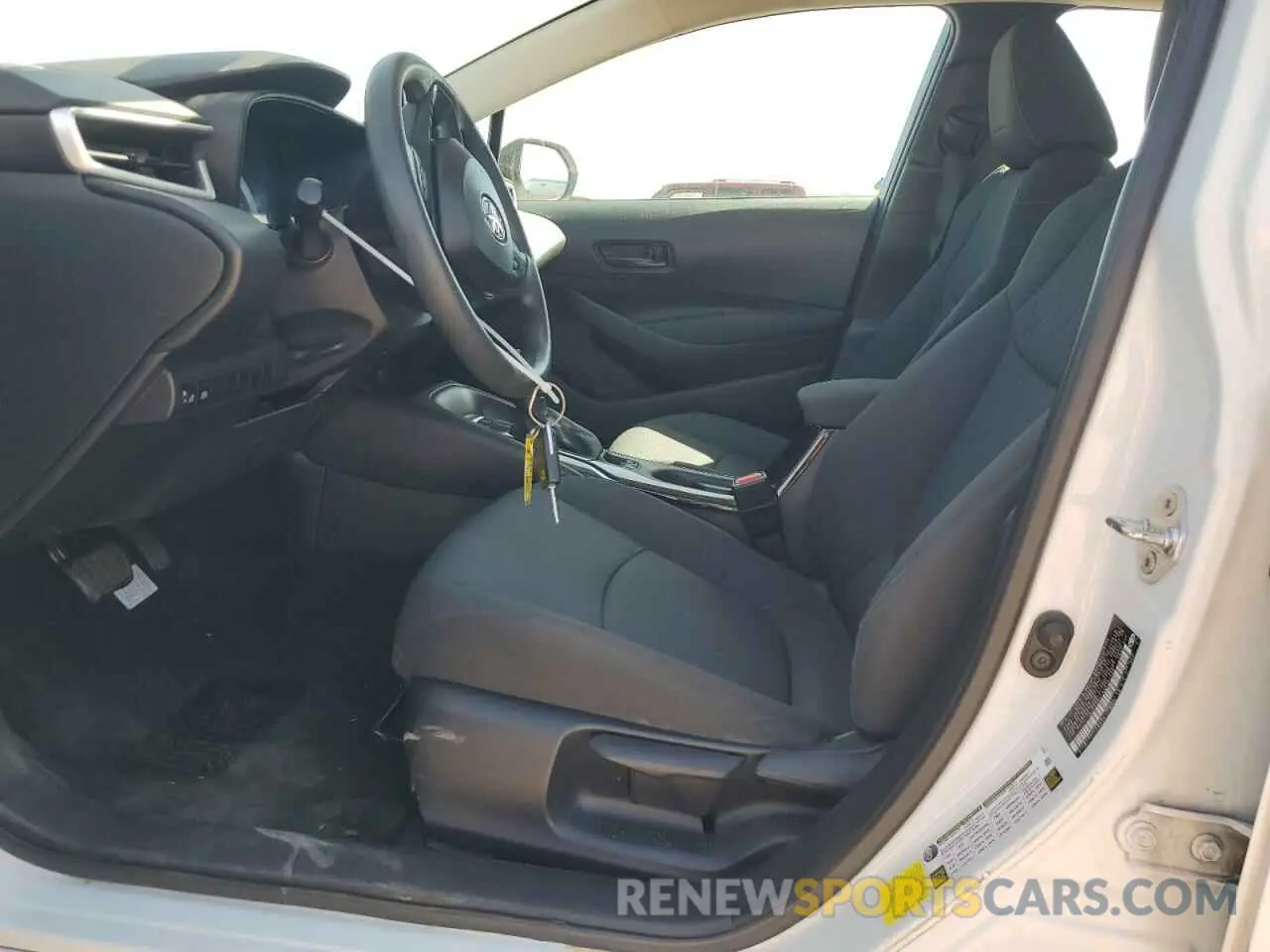 7 Photograph of a damaged car 5YFEPMAE8NP367406 TOYOTA COROLLA 2022