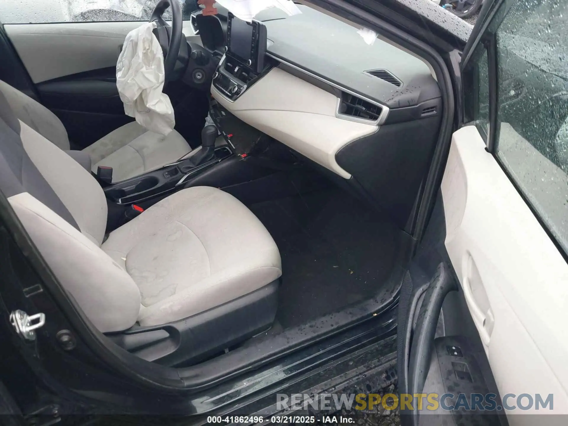 5 Photograph of a damaged car 5YFEPMAE8NP369091 TOYOTA COROLLA 2022