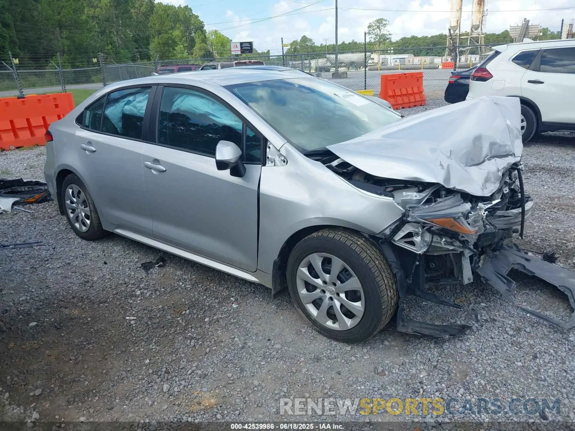 1 Photograph of a damaged car 5YFEPMAE8NP374324 TOYOTA COROLLA 2022