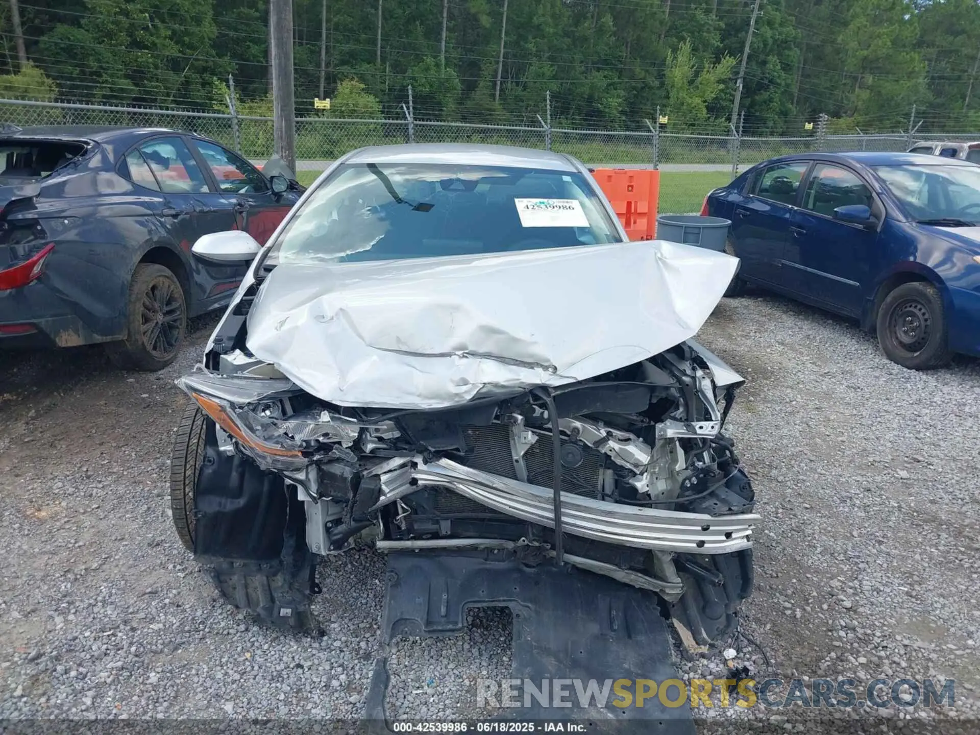 13 Photograph of a damaged car 5YFEPMAE8NP374324 TOYOTA COROLLA 2022