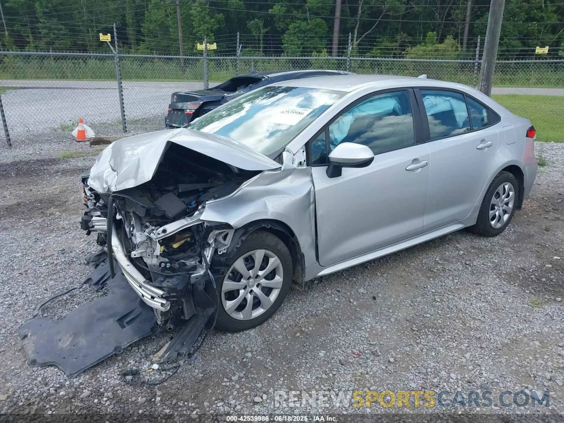 2 Photograph of a damaged car 5YFEPMAE8NP374324 TOYOTA COROLLA 2022