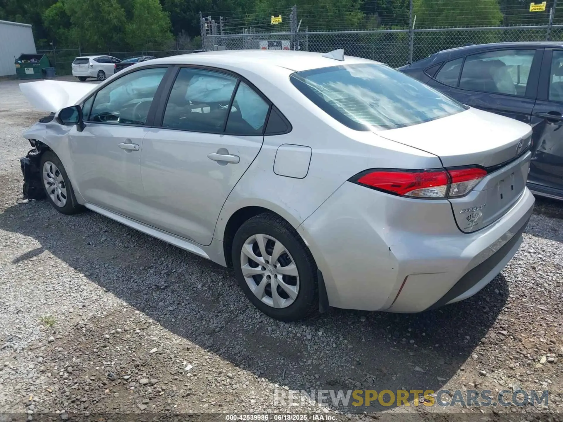 3 Photograph of a damaged car 5YFEPMAE8NP374324 TOYOTA COROLLA 2022