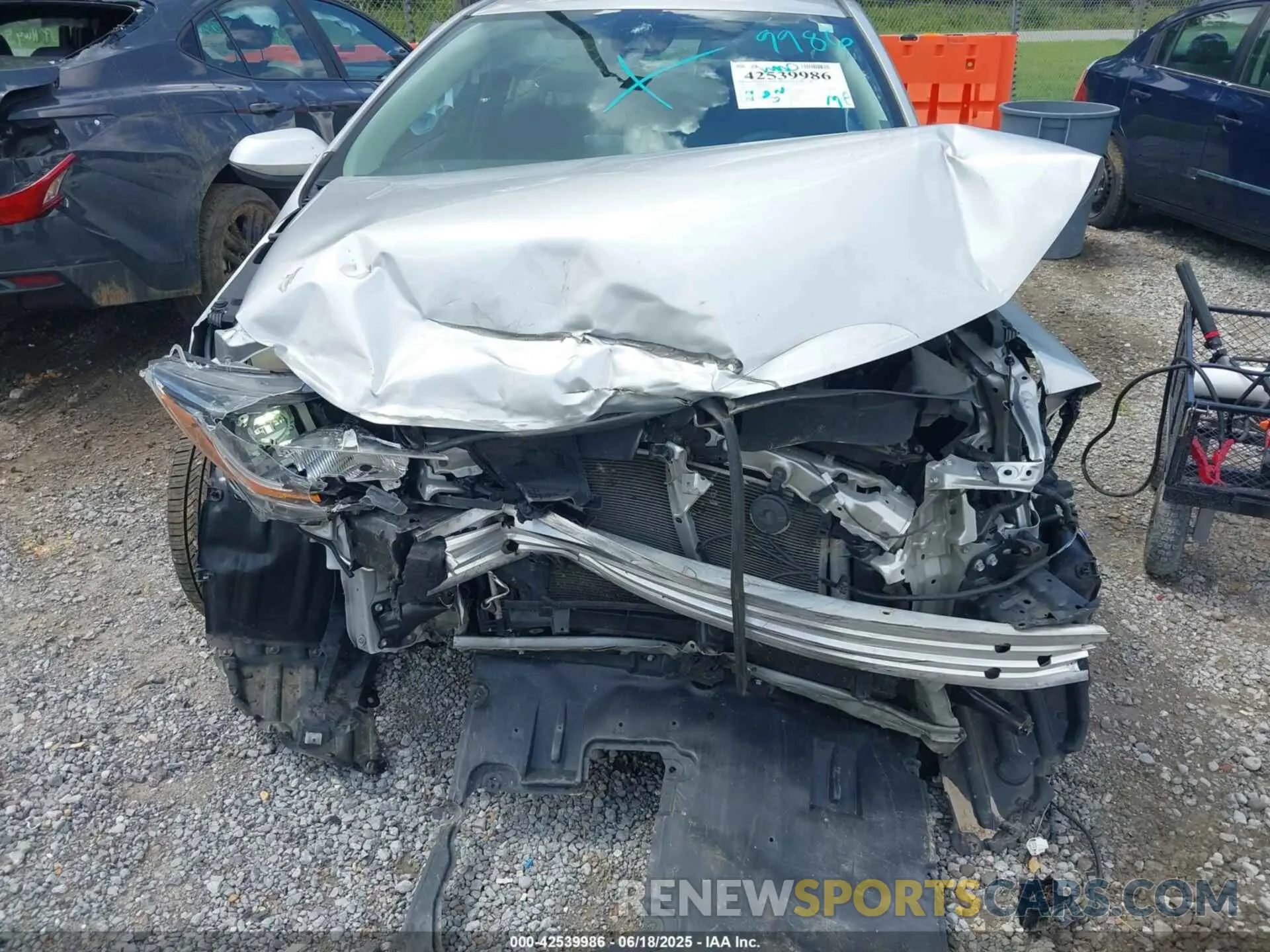 6 Photograph of a damaged car 5YFEPMAE8NP374324 TOYOTA COROLLA 2022
