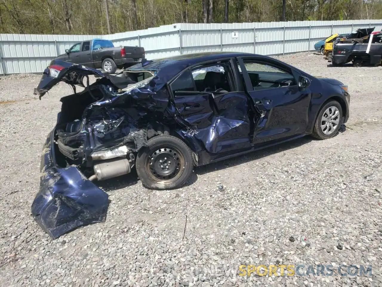 3 Photograph of a damaged car 5YFEPMAE8NP377529 TOYOTA COROLLA 2022