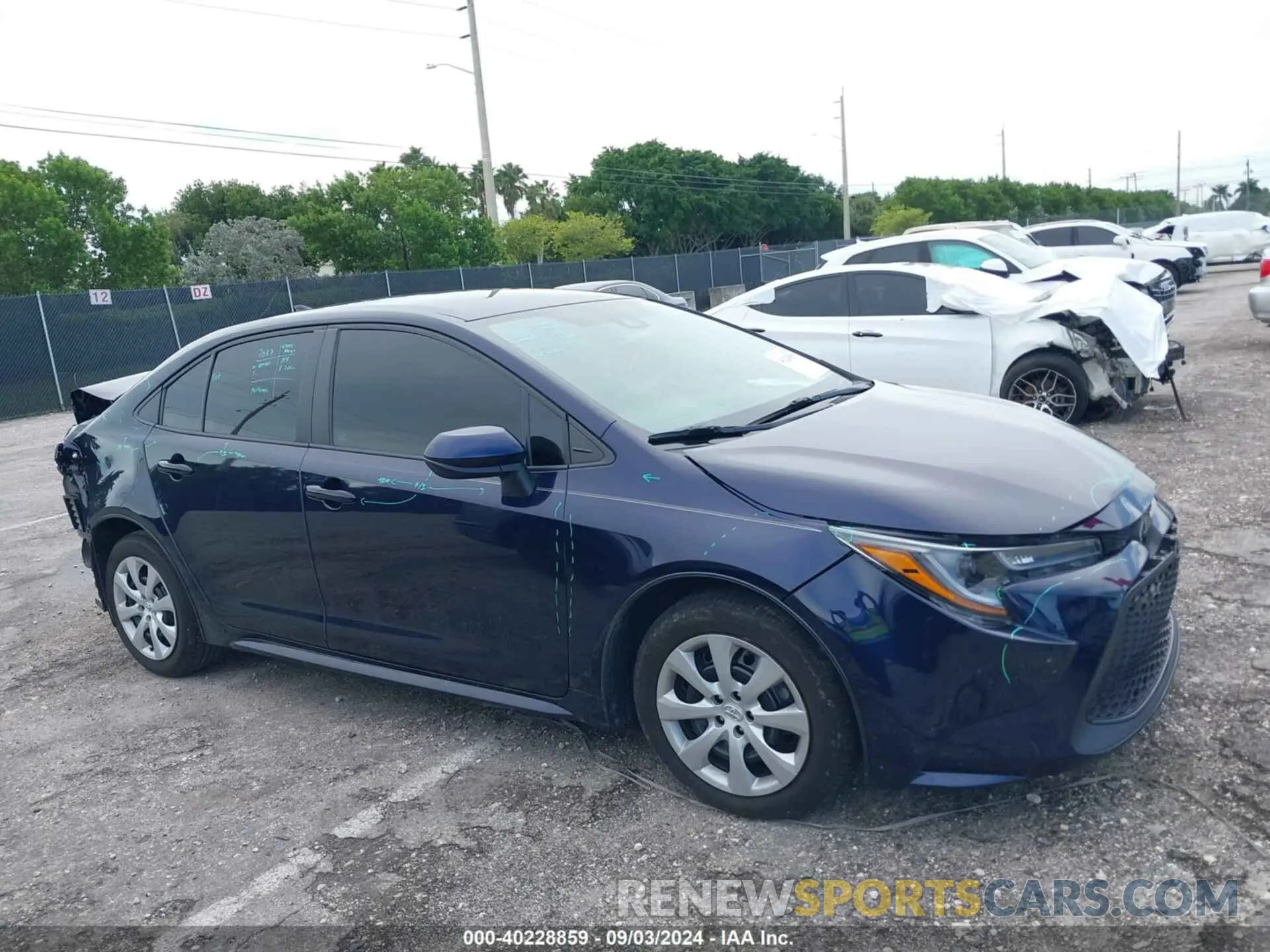 13 Photograph of a damaged car 5YFEPMAE8NP380270 TOYOTA COROLLA 2022
