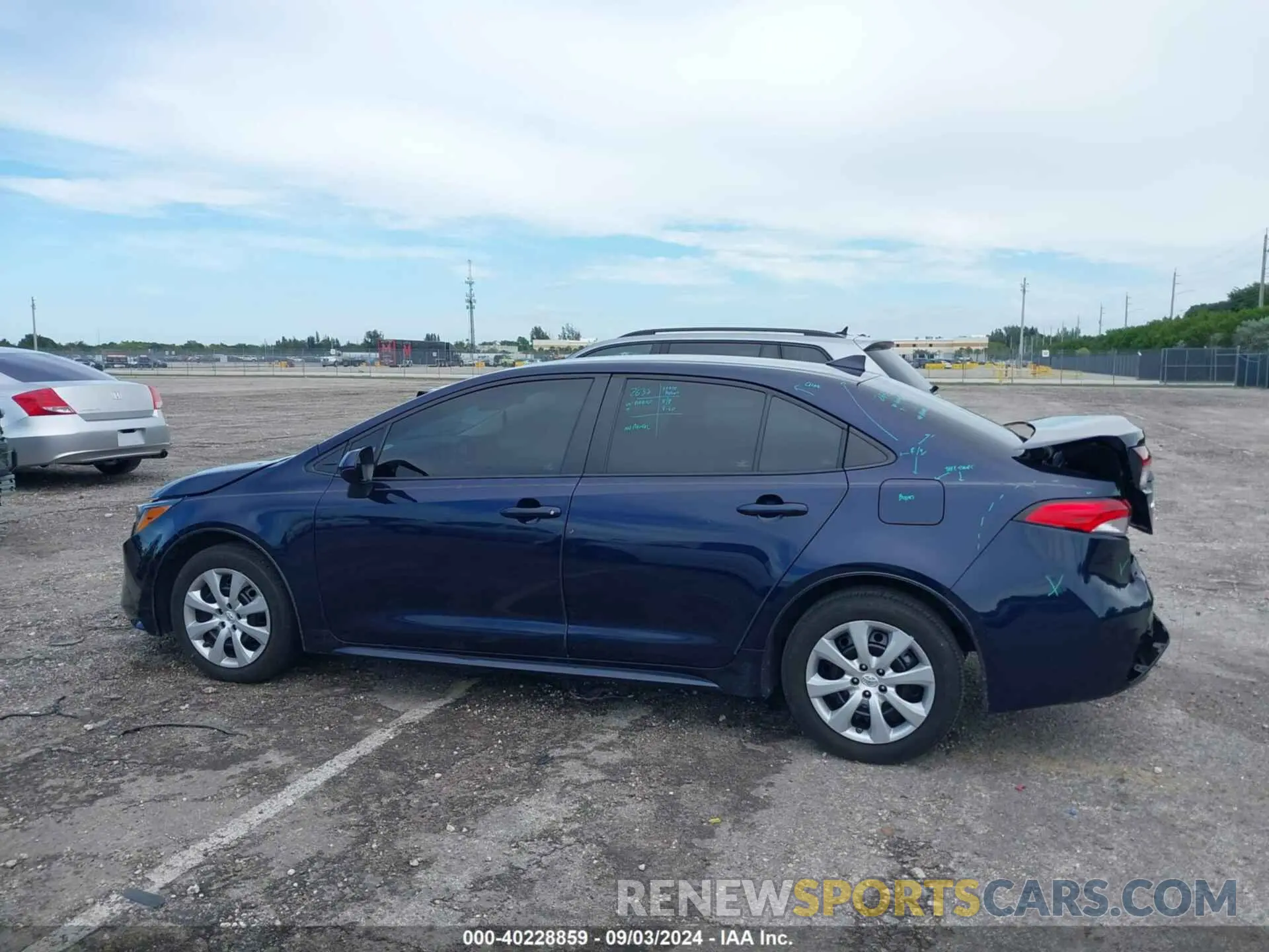 14 Photograph of a damaged car 5YFEPMAE8NP380270 TOYOTA COROLLA 2022