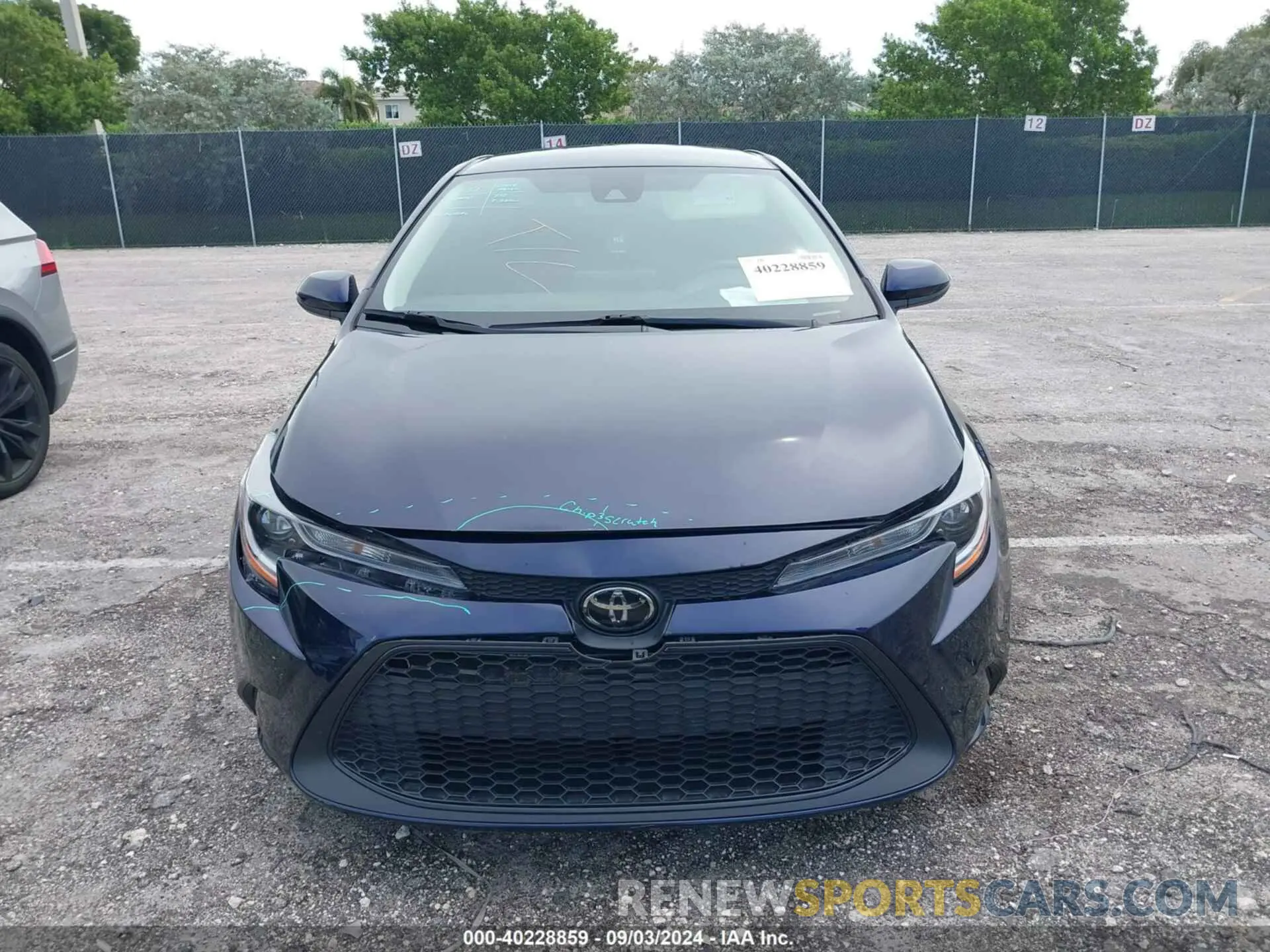 17 Photograph of a damaged car 5YFEPMAE8NP380270 TOYOTA COROLLA 2022