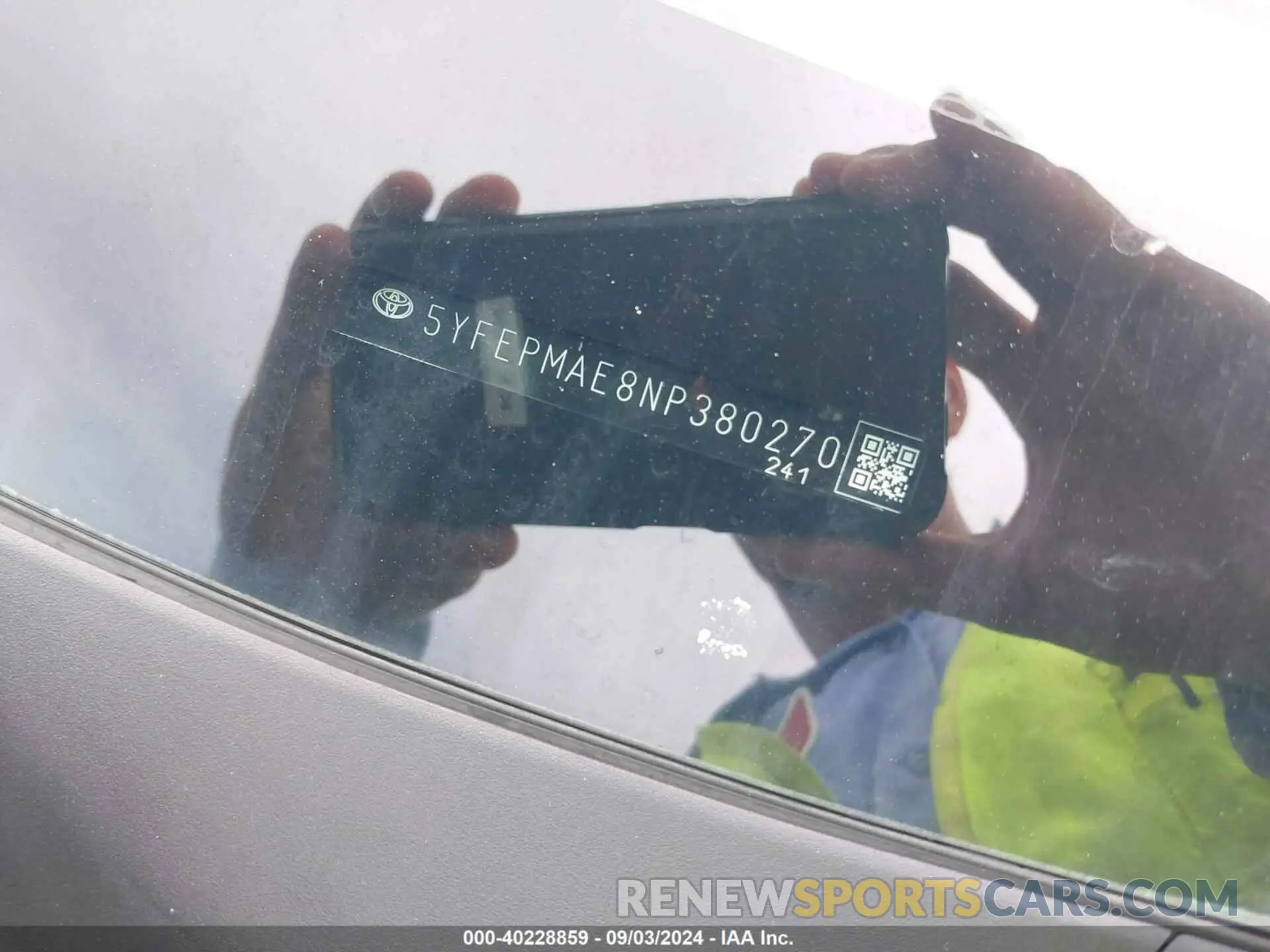 9 Photograph of a damaged car 5YFEPMAE8NP380270 TOYOTA COROLLA 2022