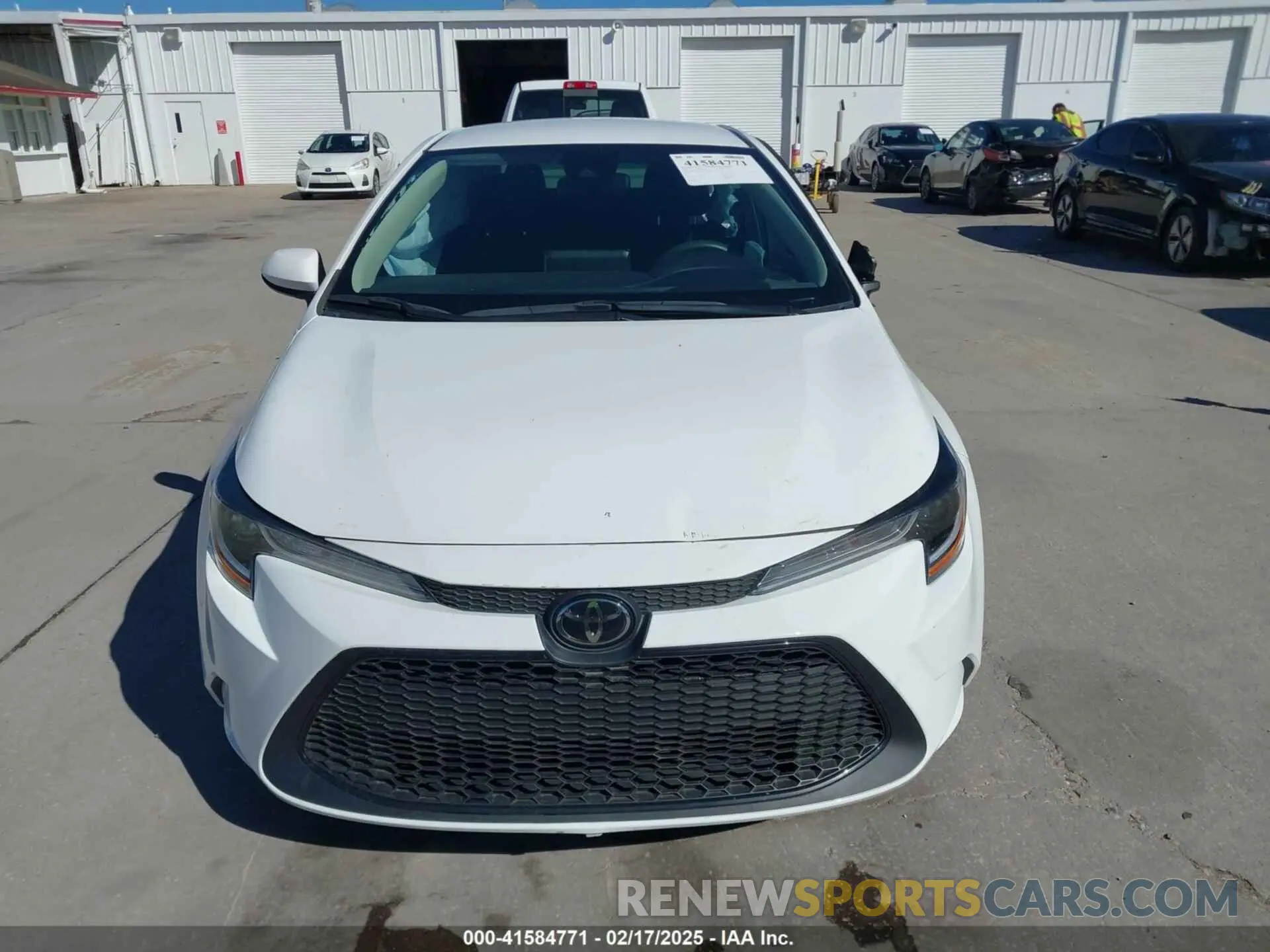12 Photograph of a damaged car 5YFEPMAE8NP384142 TOYOTA COROLLA 2022