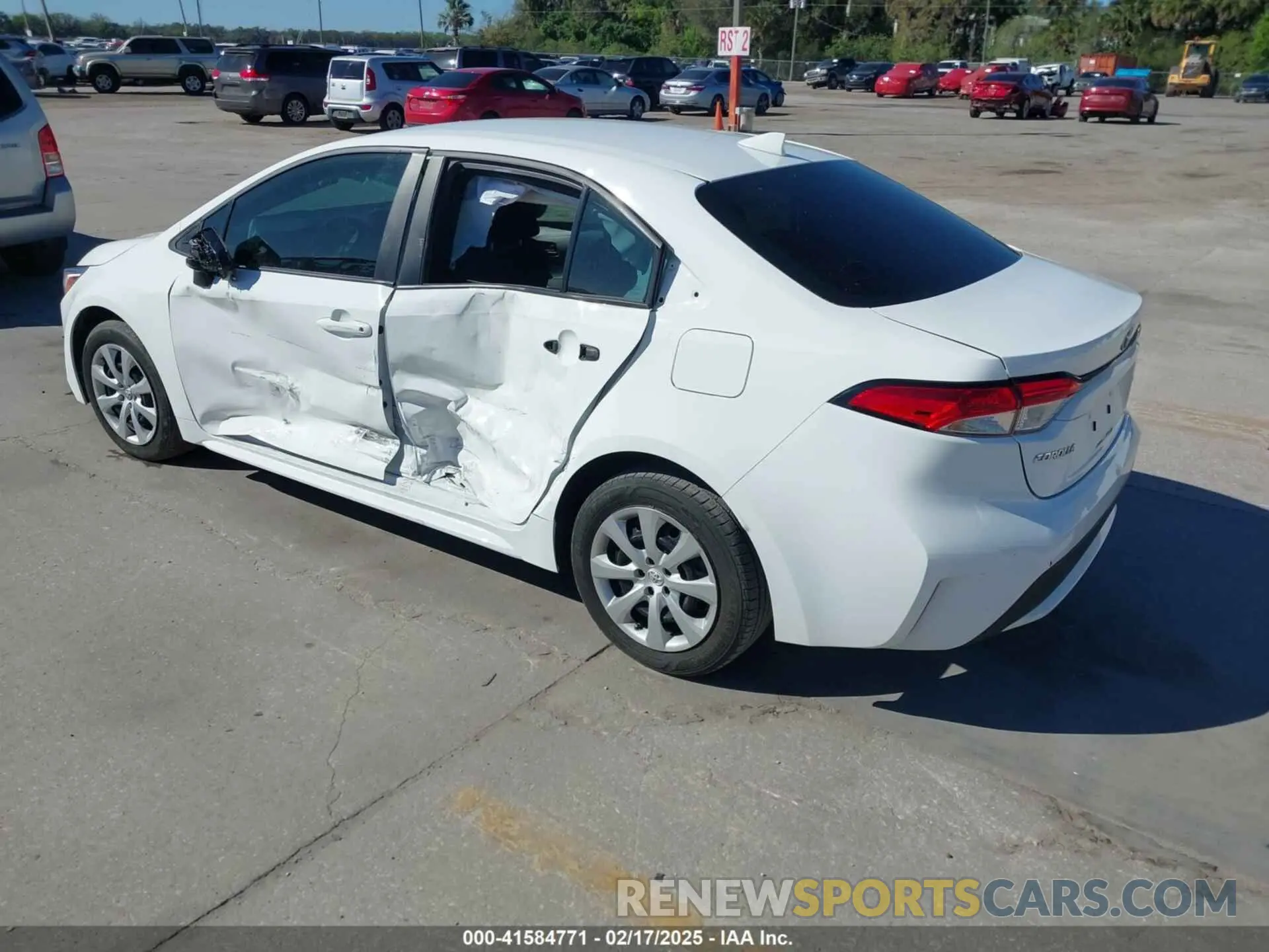 3 Photograph of a damaged car 5YFEPMAE8NP384142 TOYOTA COROLLA 2022
