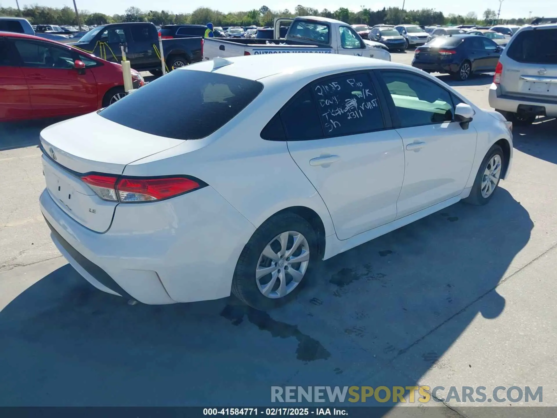 4 Photograph of a damaged car 5YFEPMAE8NP384142 TOYOTA COROLLA 2022