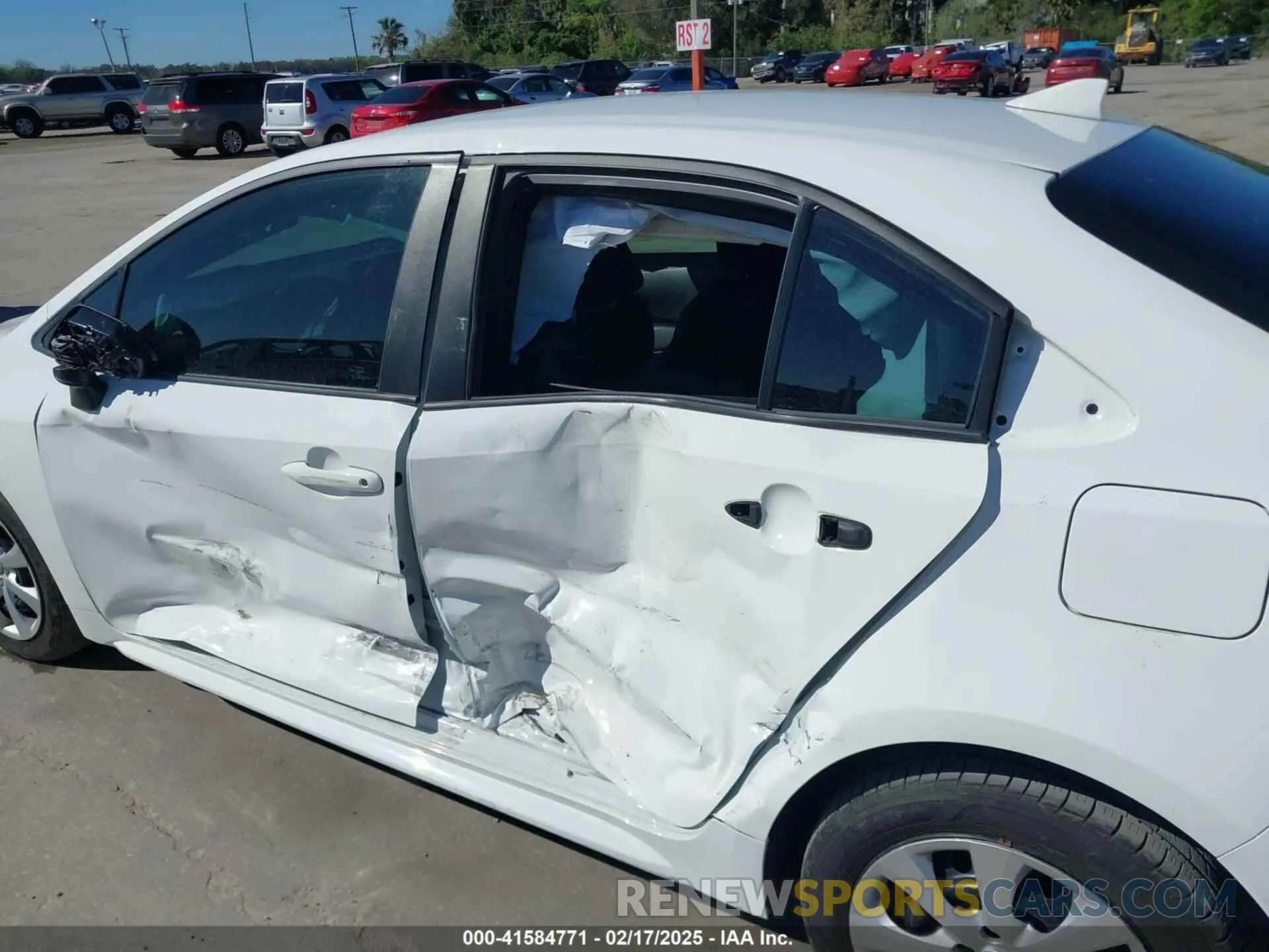 6 Photograph of a damaged car 5YFEPMAE8NP384142 TOYOTA COROLLA 2022