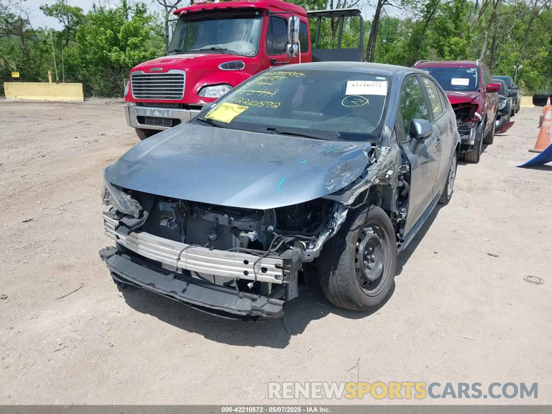 2 Photograph of a damaged car 5YFEPMAE8NP385419 TOYOTA COROLLA 2022