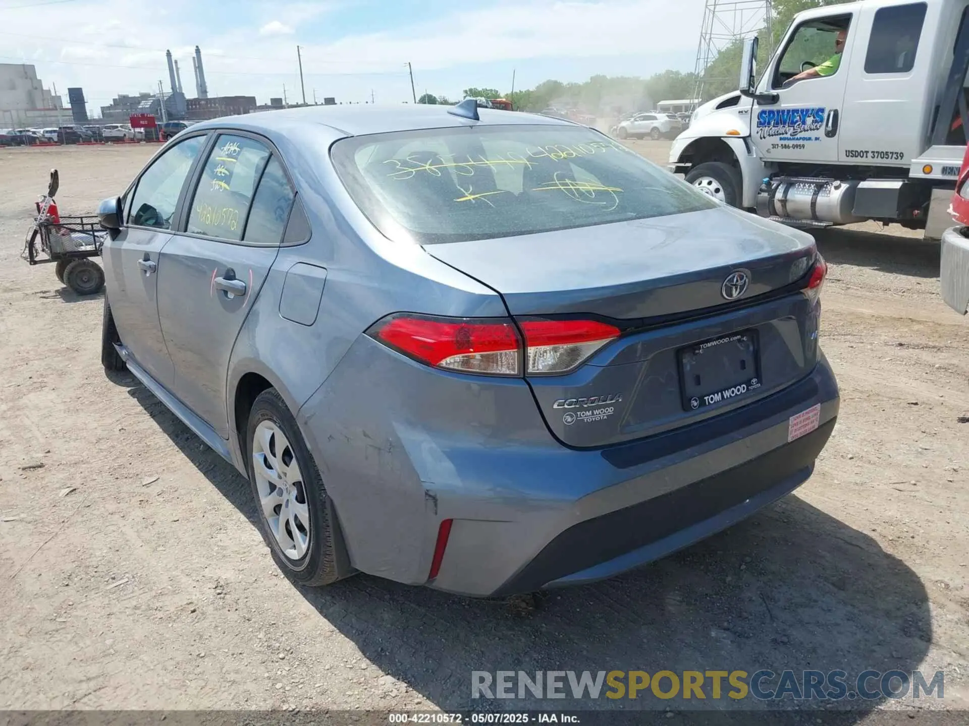 3 Photograph of a damaged car 5YFEPMAE8NP385419 TOYOTA COROLLA 2022