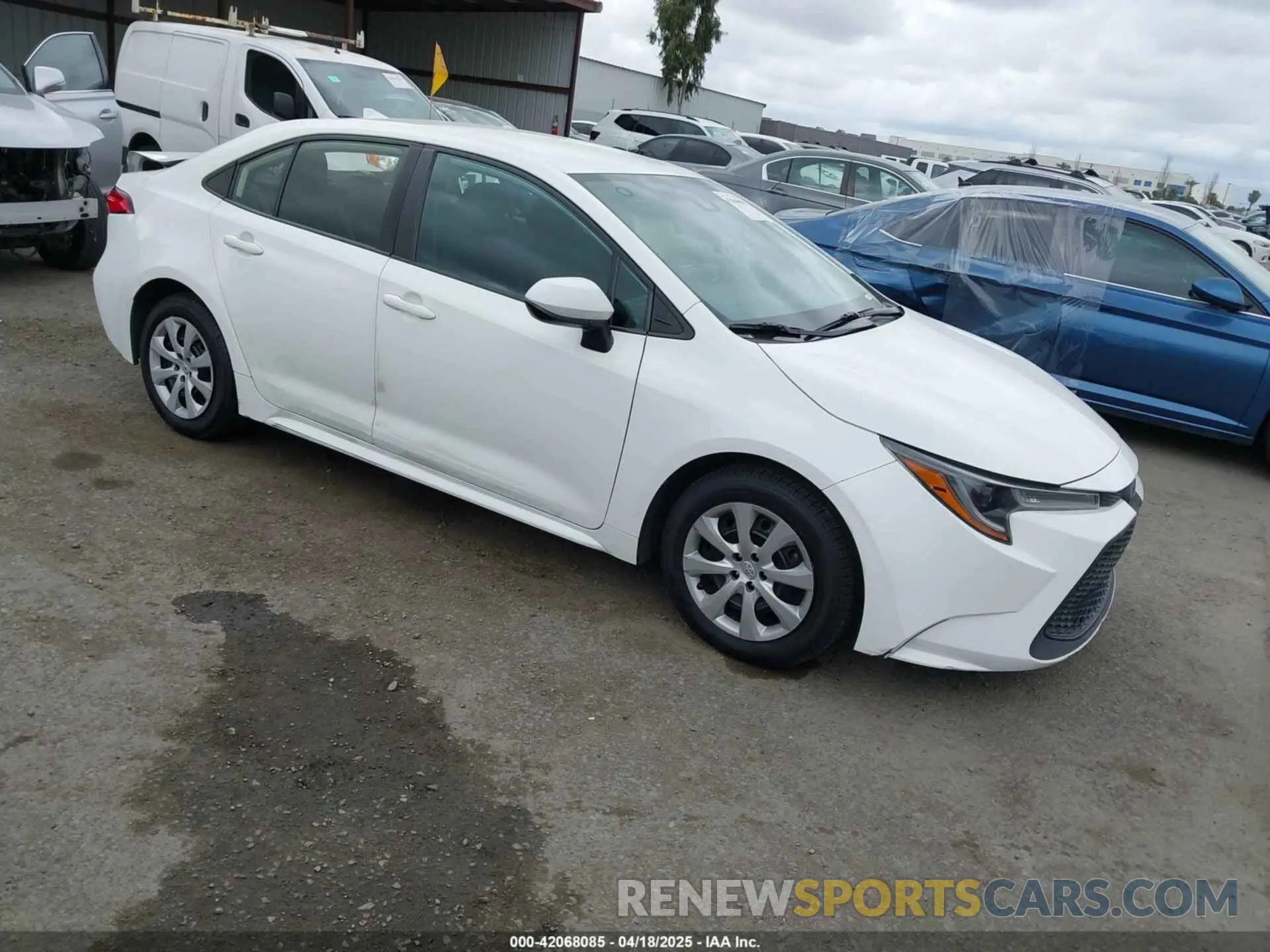 1 Photograph of a damaged car 5YFEPMAE9NP272871 TOYOTA COROLLA 2022