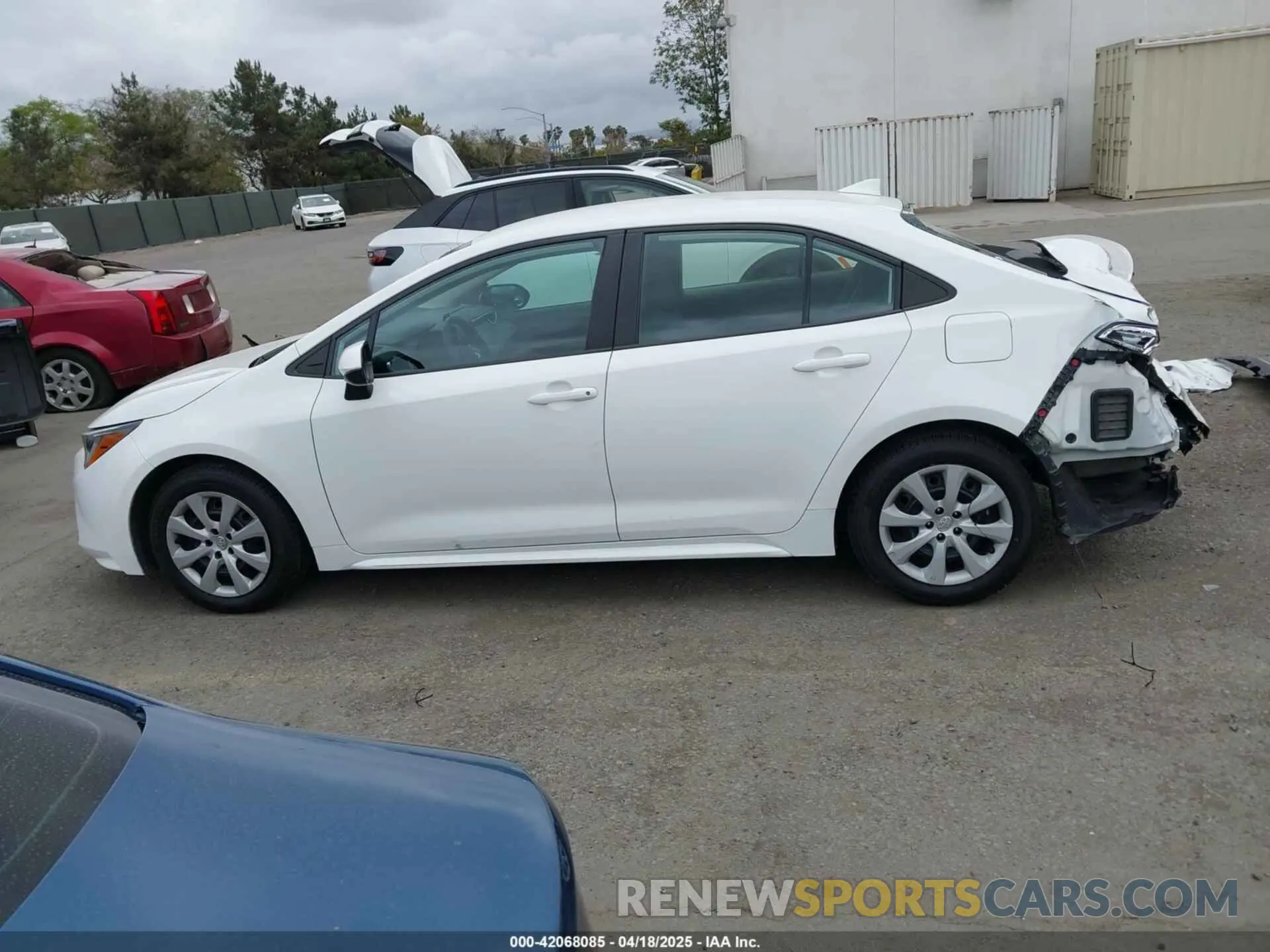 15 Photograph of a damaged car 5YFEPMAE9NP272871 TOYOTA COROLLA 2022